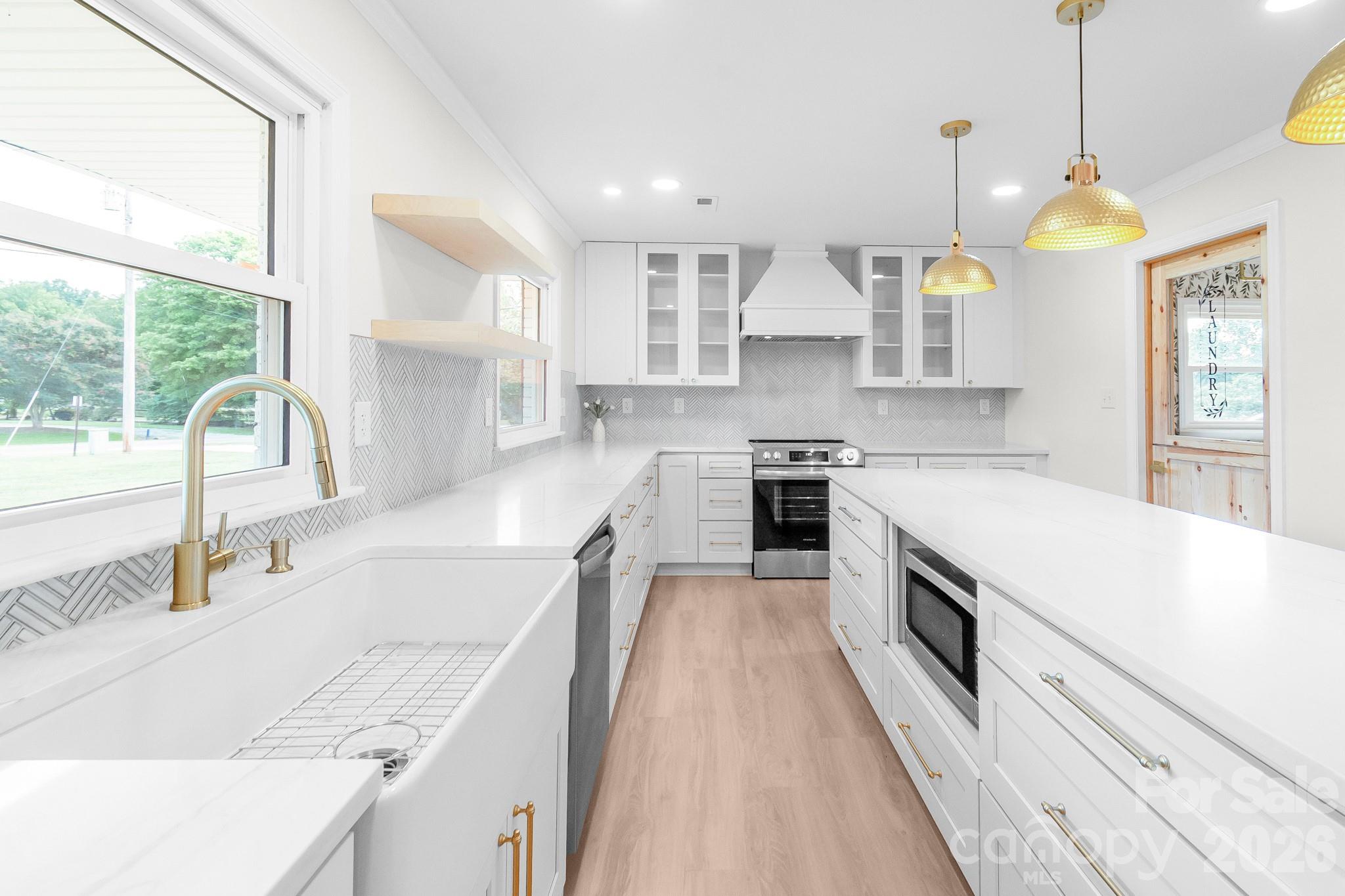 3115 Crow Road Property Photo 6