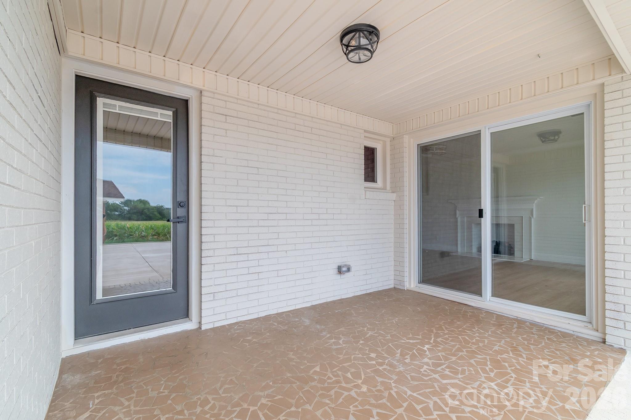 3115 Crow Road Property Photo 19