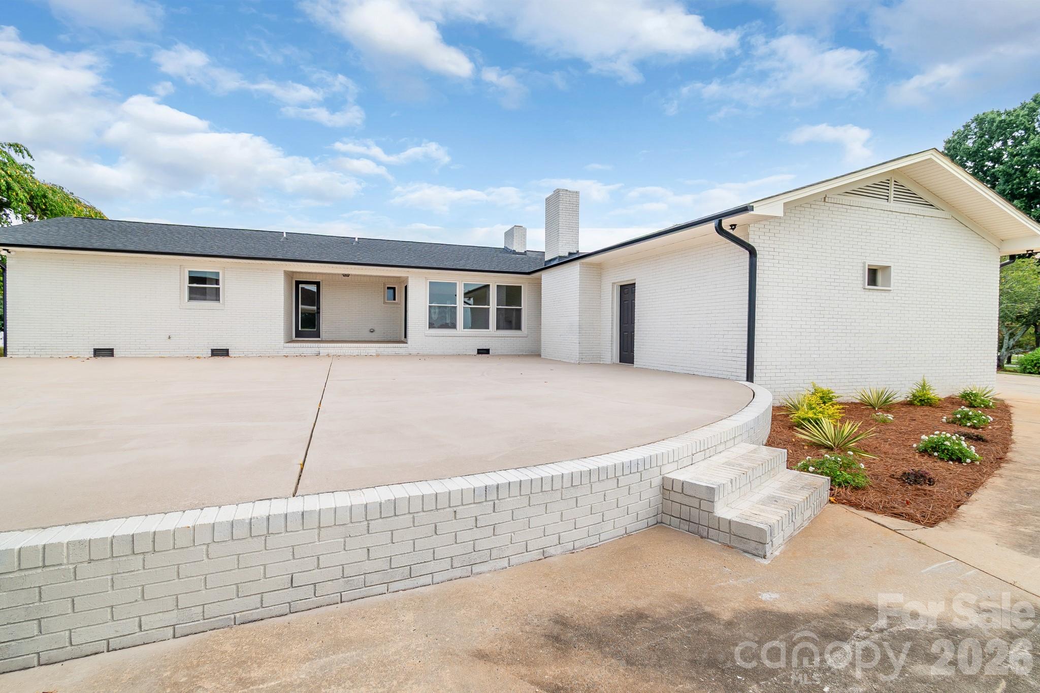3115 Crow Road Property Photo 21