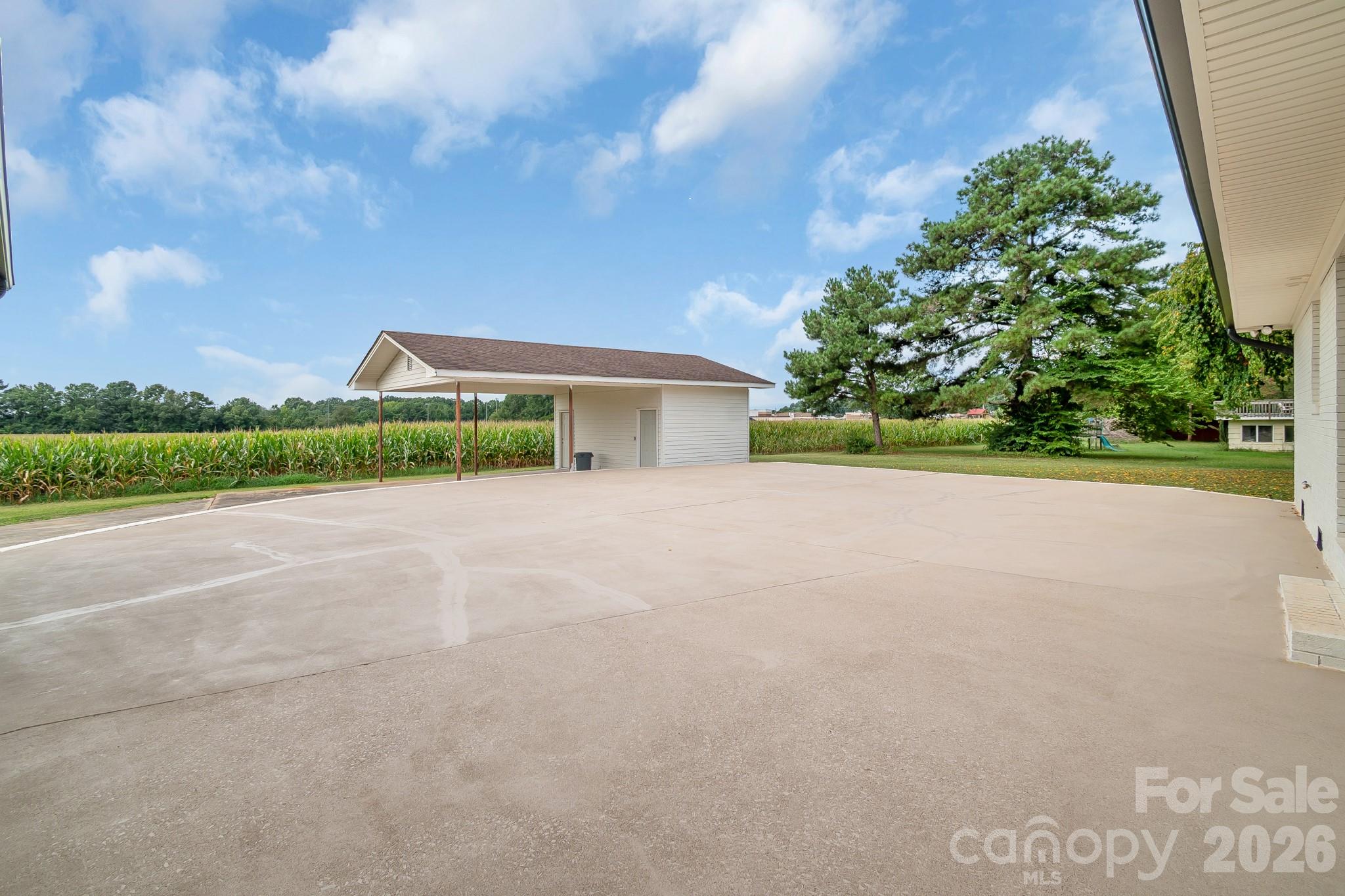 3115 Crow Road Property Photo 23
