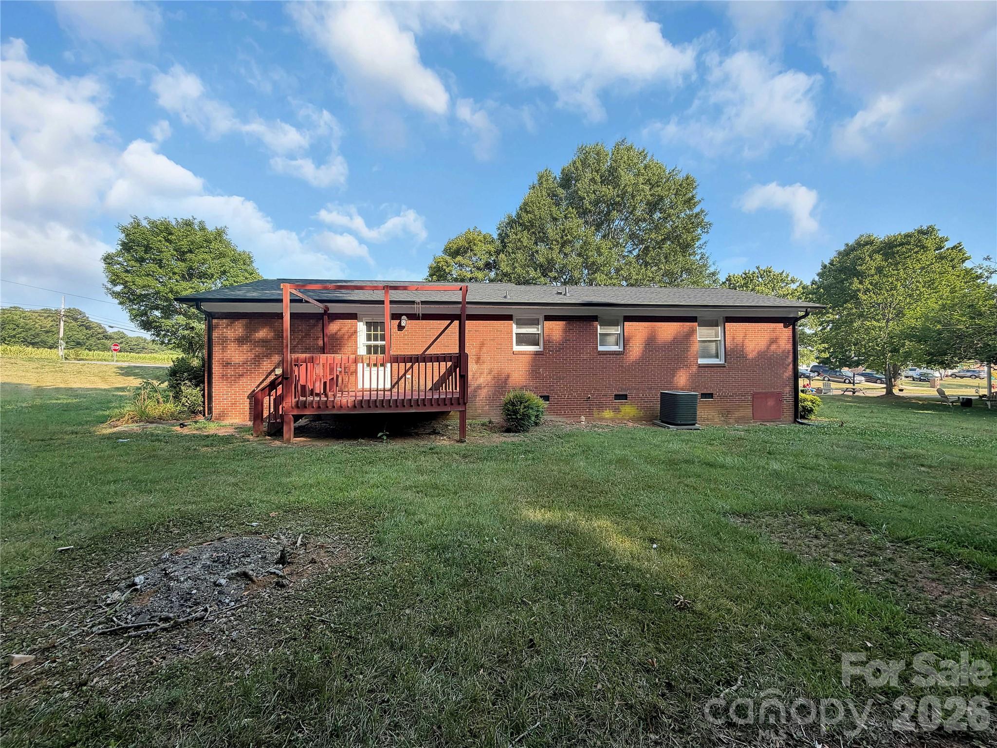 315 Southglenn Drive Property Photo 3