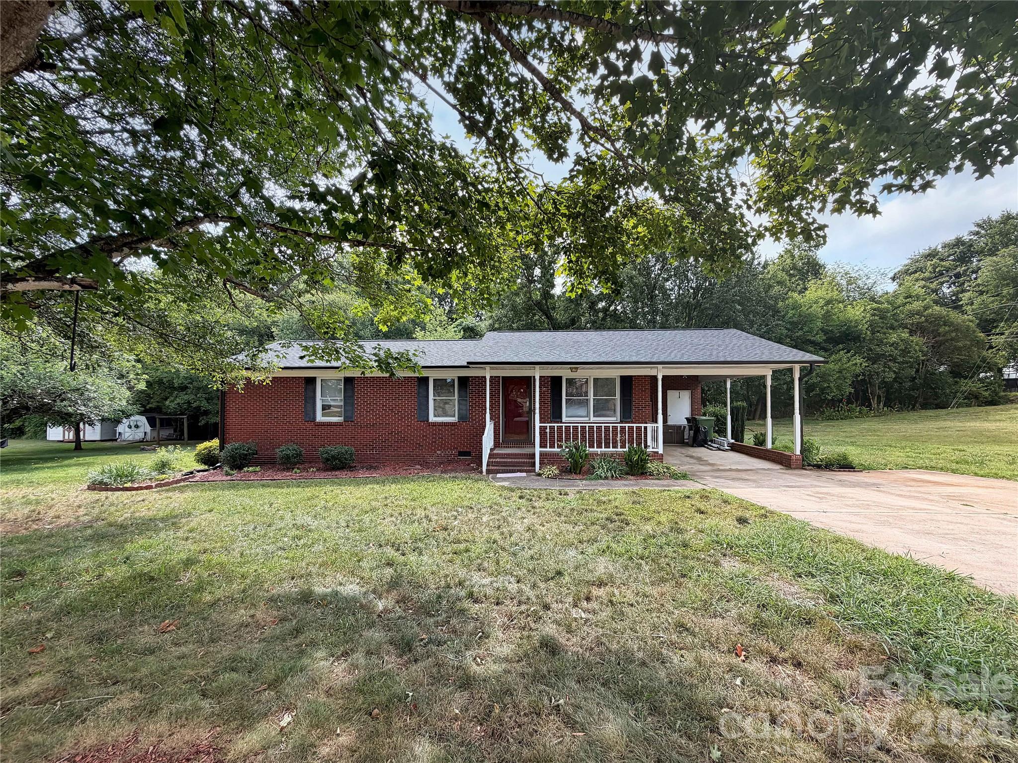315 Southglenn Drive Property Photo 24