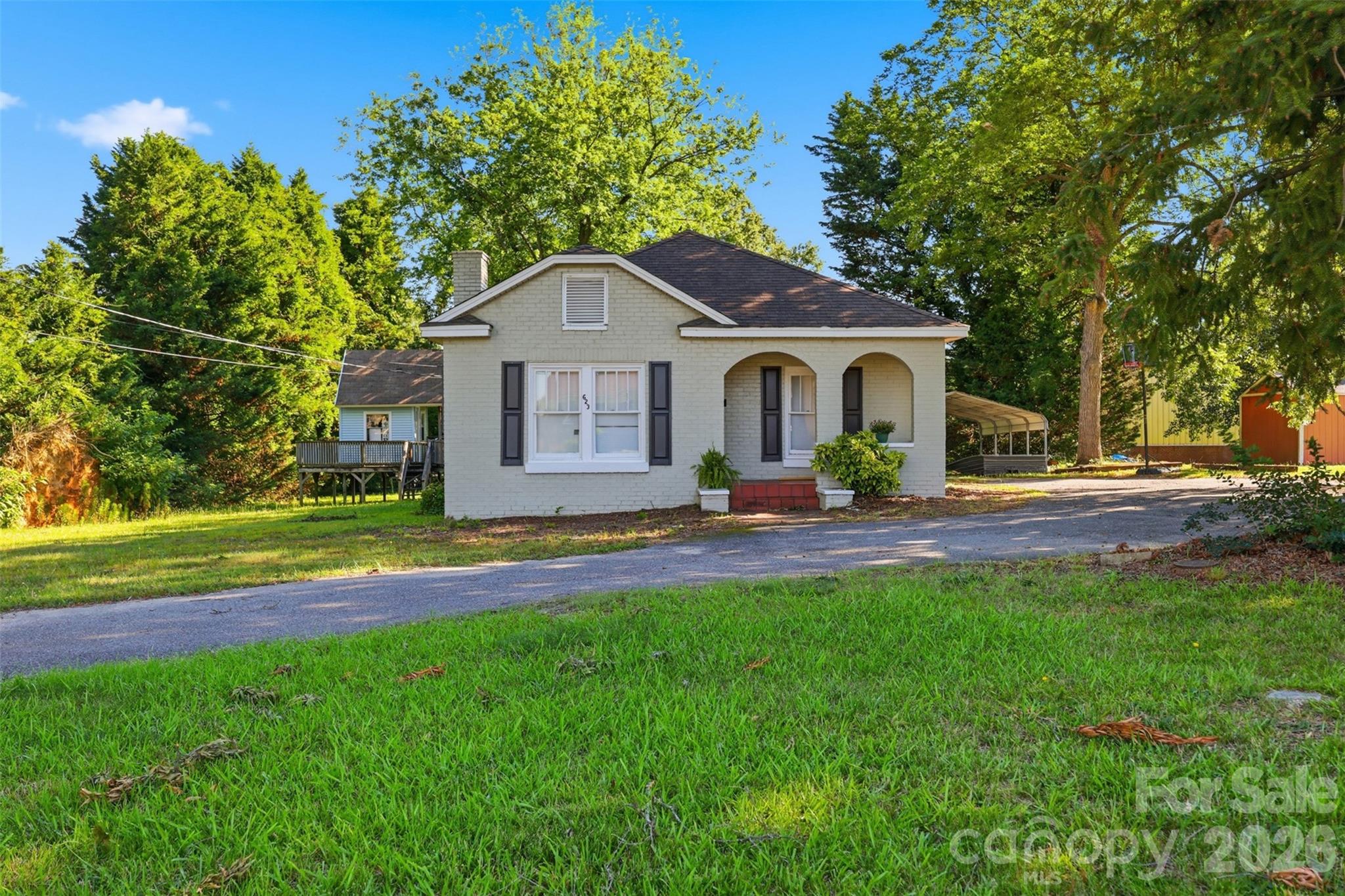 623 E Ohio Avenue Property Photo 1
