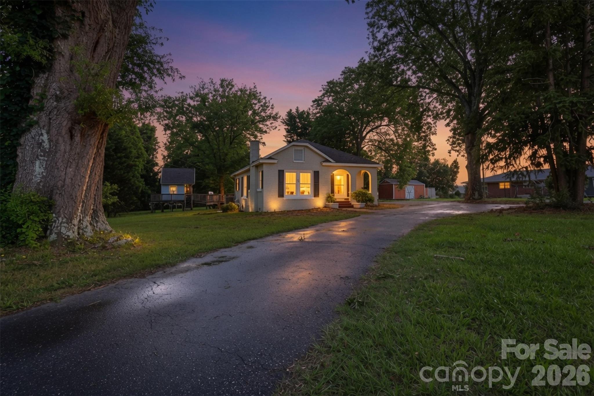 623 E Ohio Avenue Property Photo 2