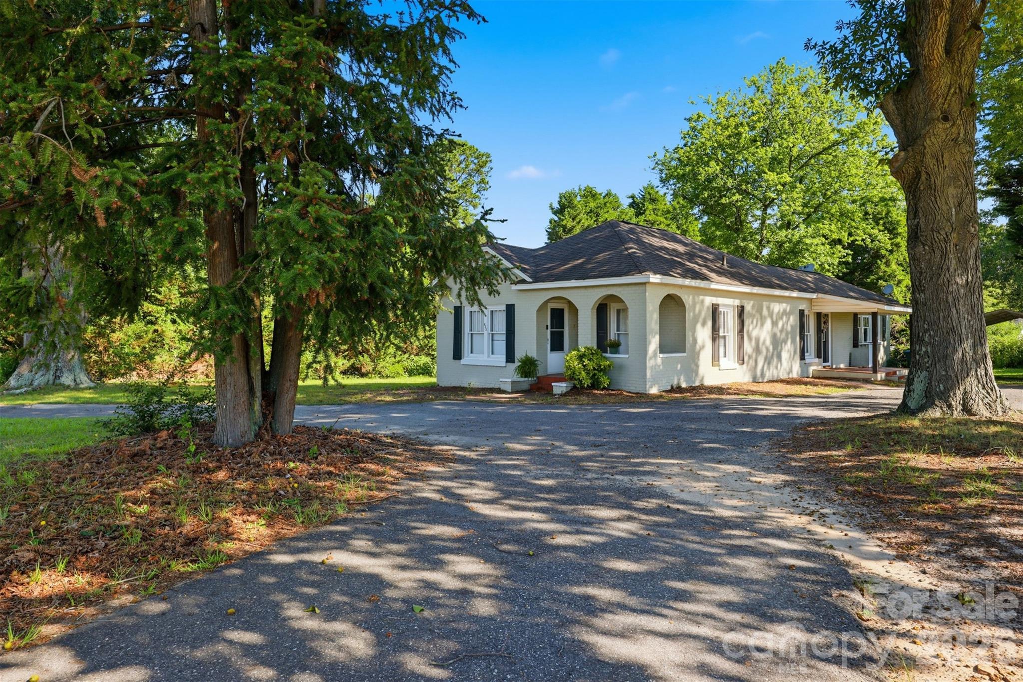 623 E Ohio Avenue Property Photo 4