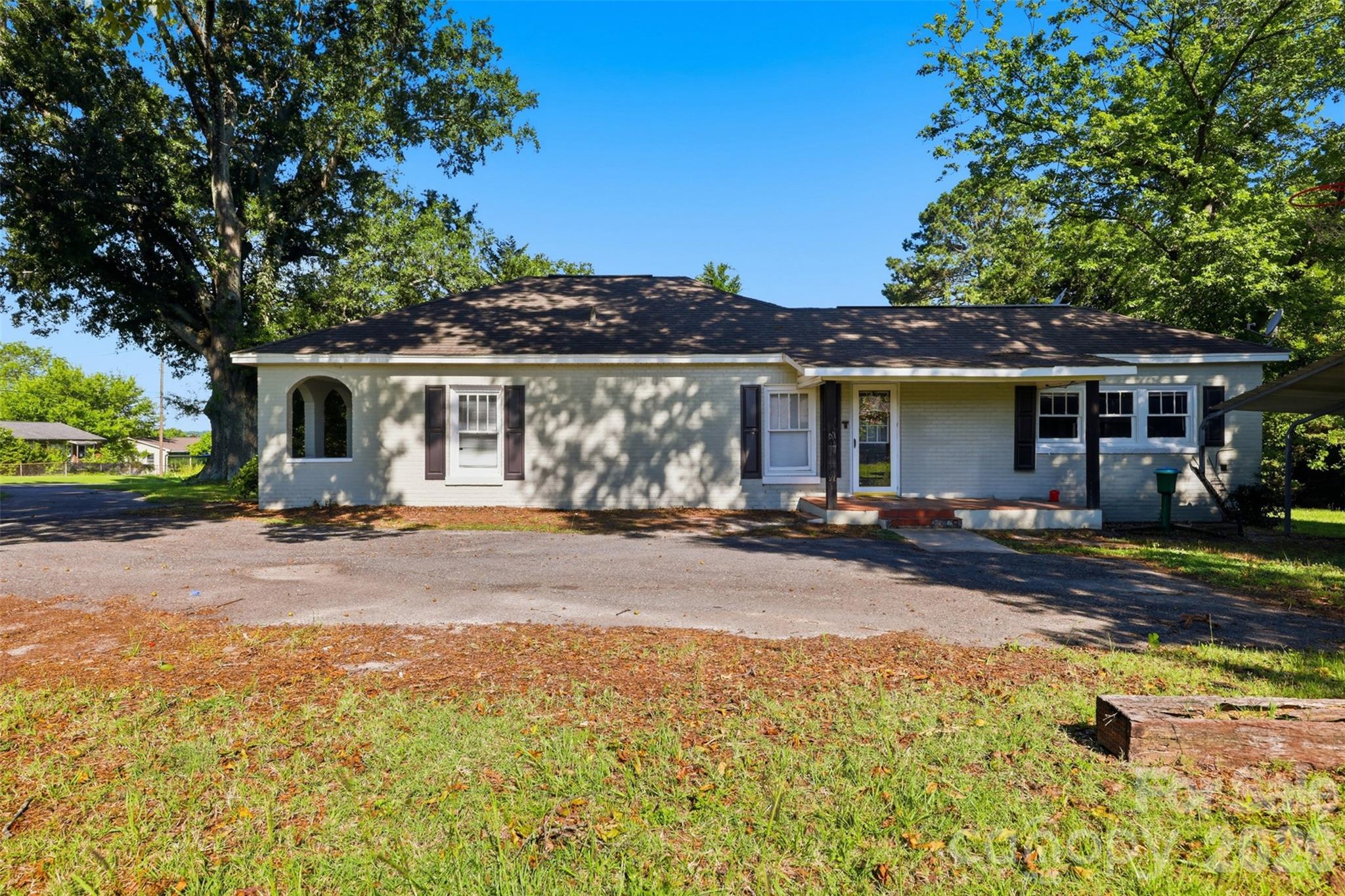 623 E Ohio Avenue Property Photo 5