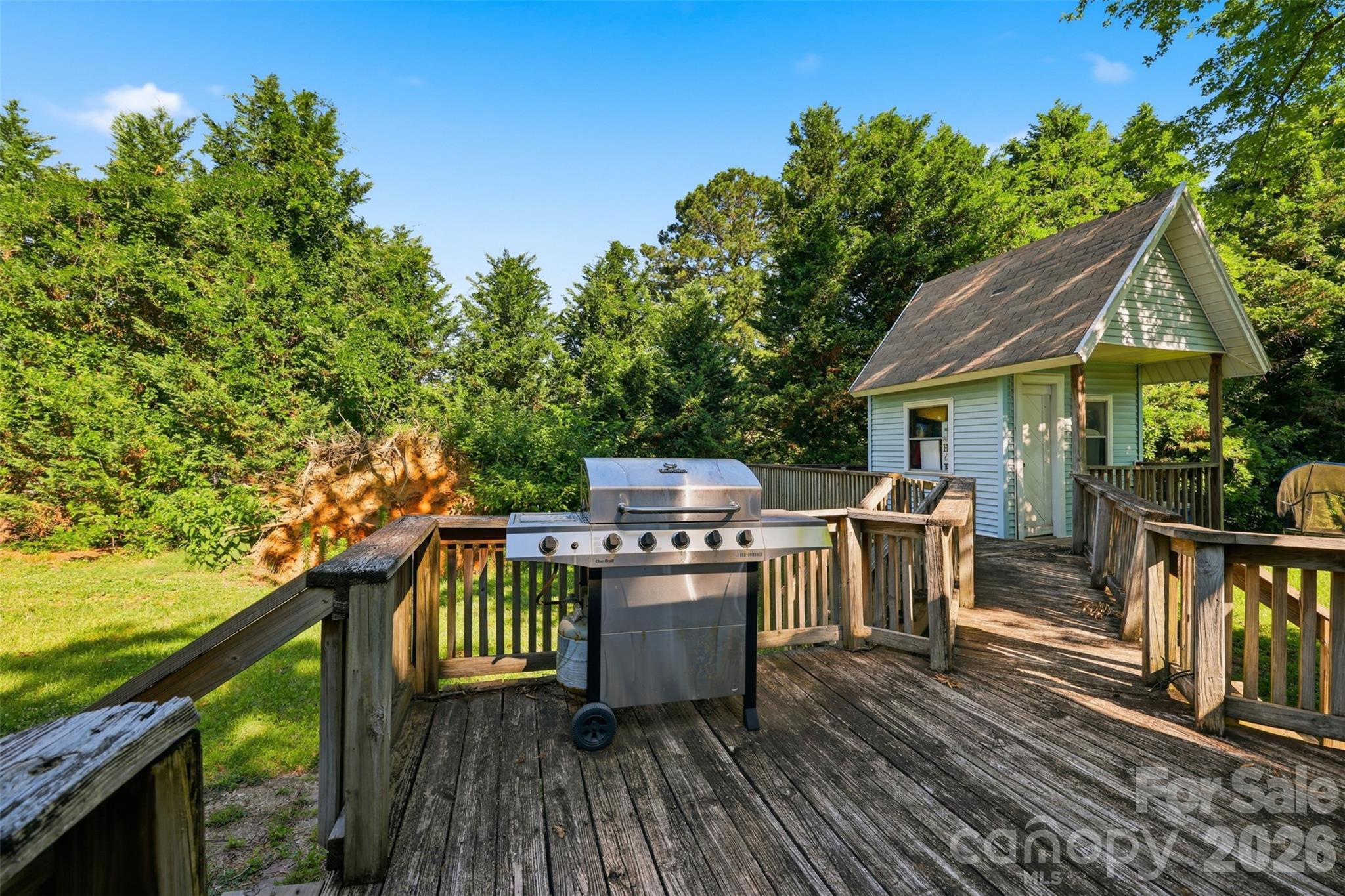 623 E Ohio Avenue Property Photo 8