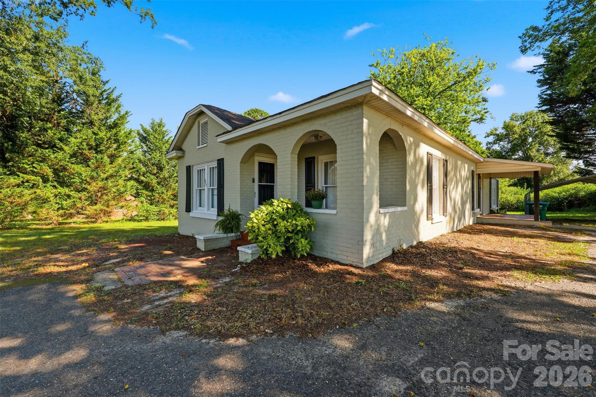 623 E Ohio Avenue Property Photo 9