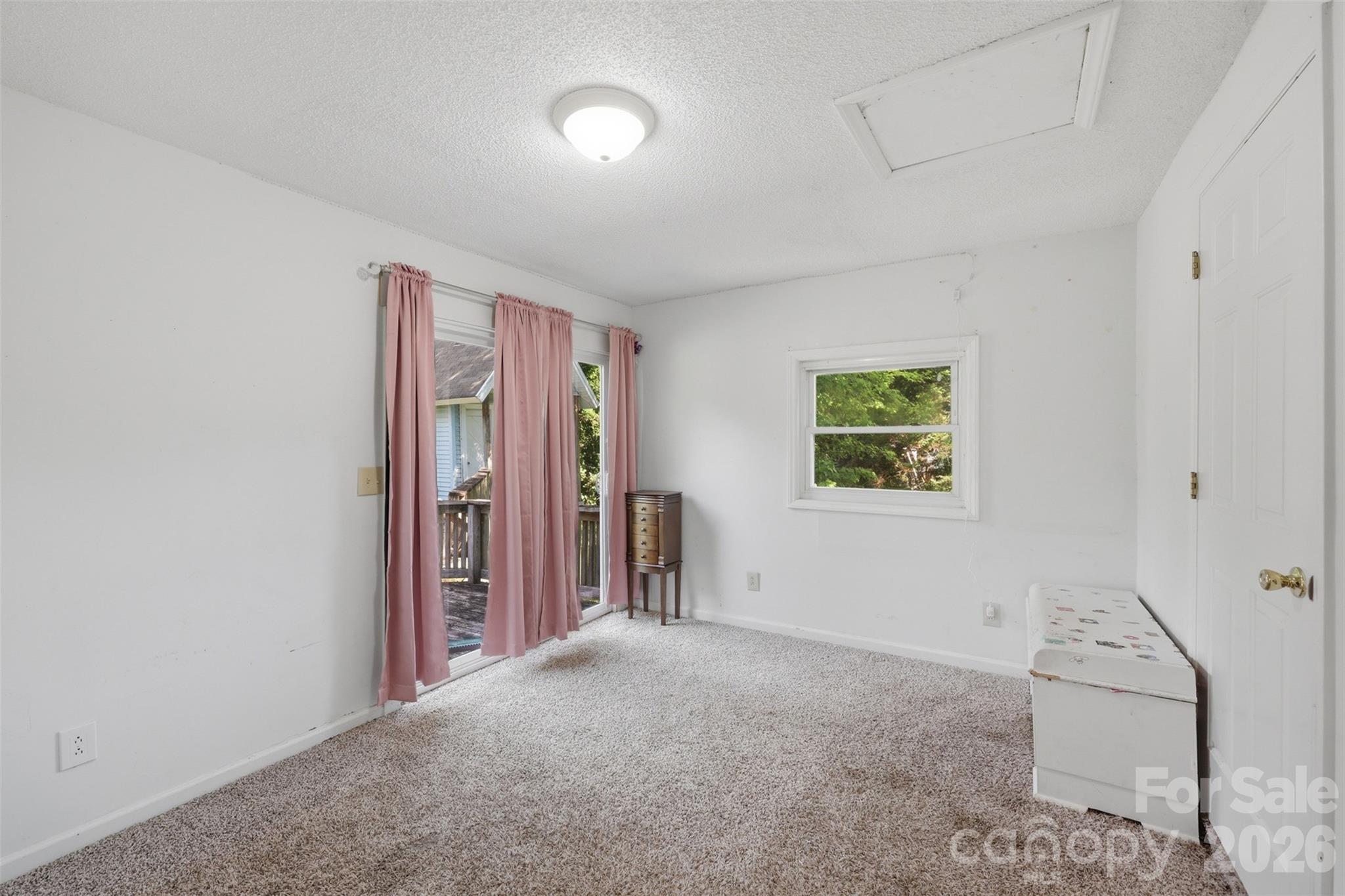 623 E Ohio Avenue Property Photo 32