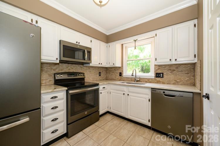 3605 Colony Crossing Drive Property Photo 5