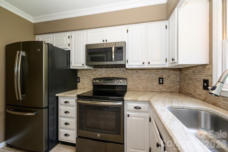 3605 Colony Crossing Drive Property Photo 7