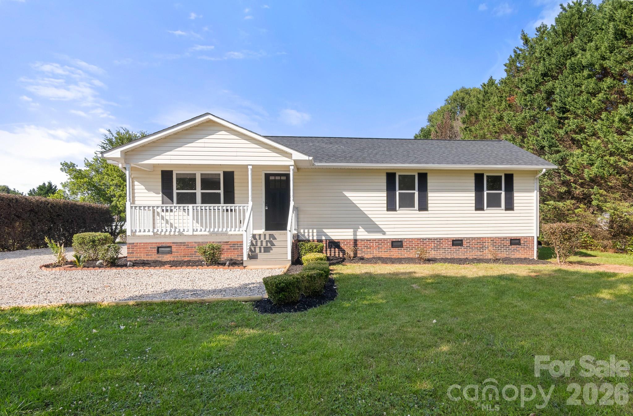 2805 Chester Highway Property Photo 1