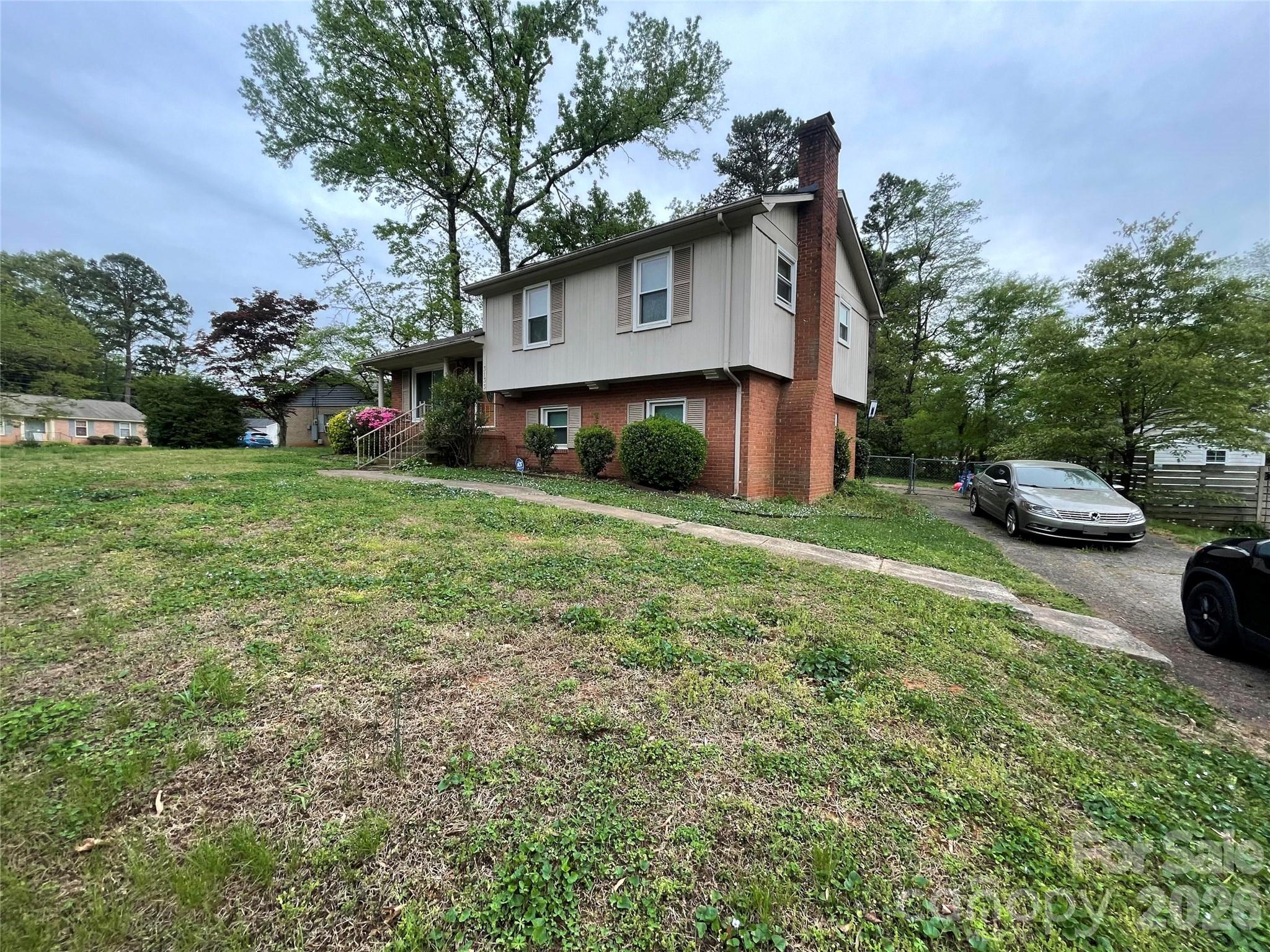 3133 Rosehill Drive Property Photo 2