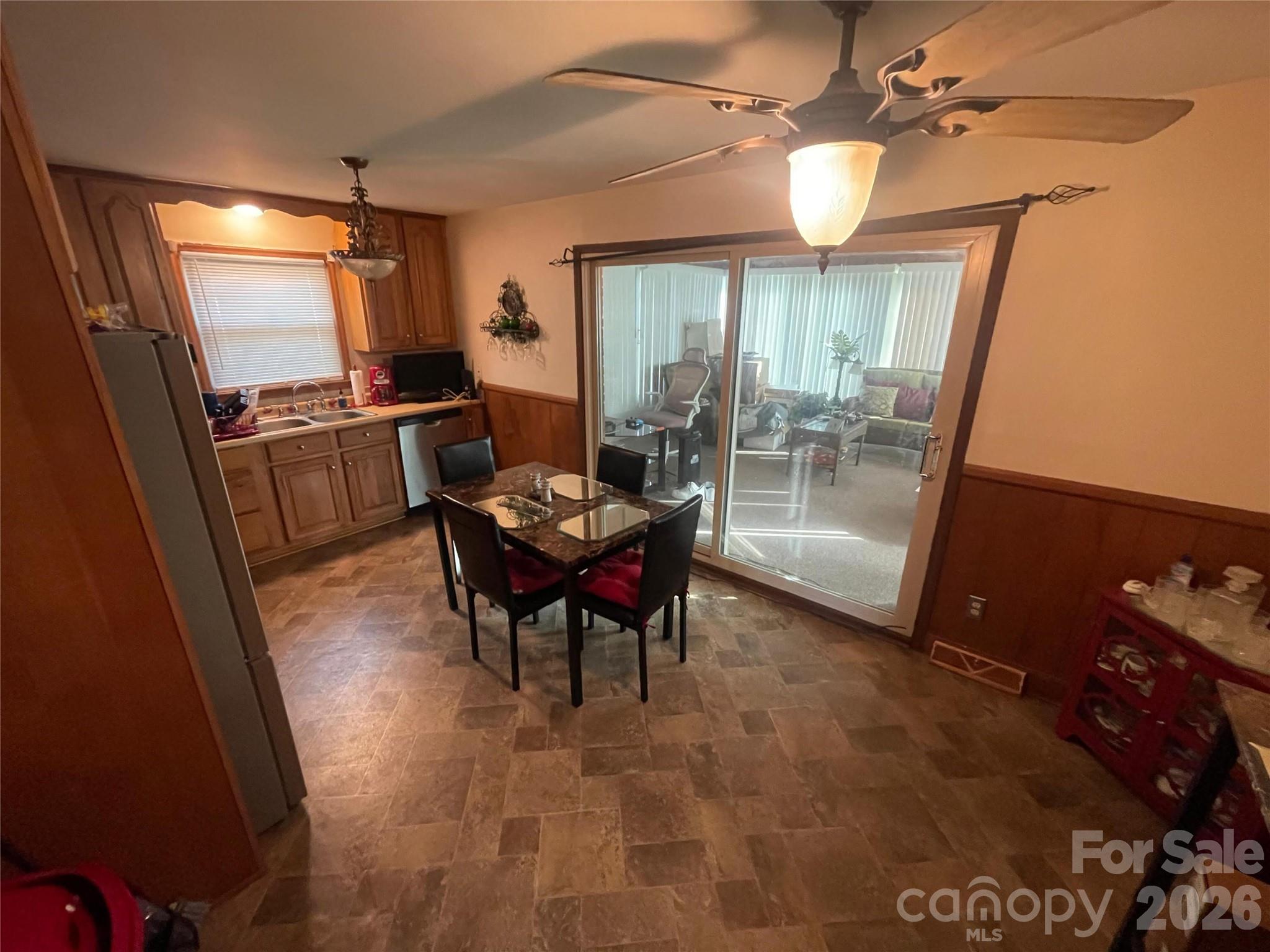 3133 Rosehill Drive Property Photo 3