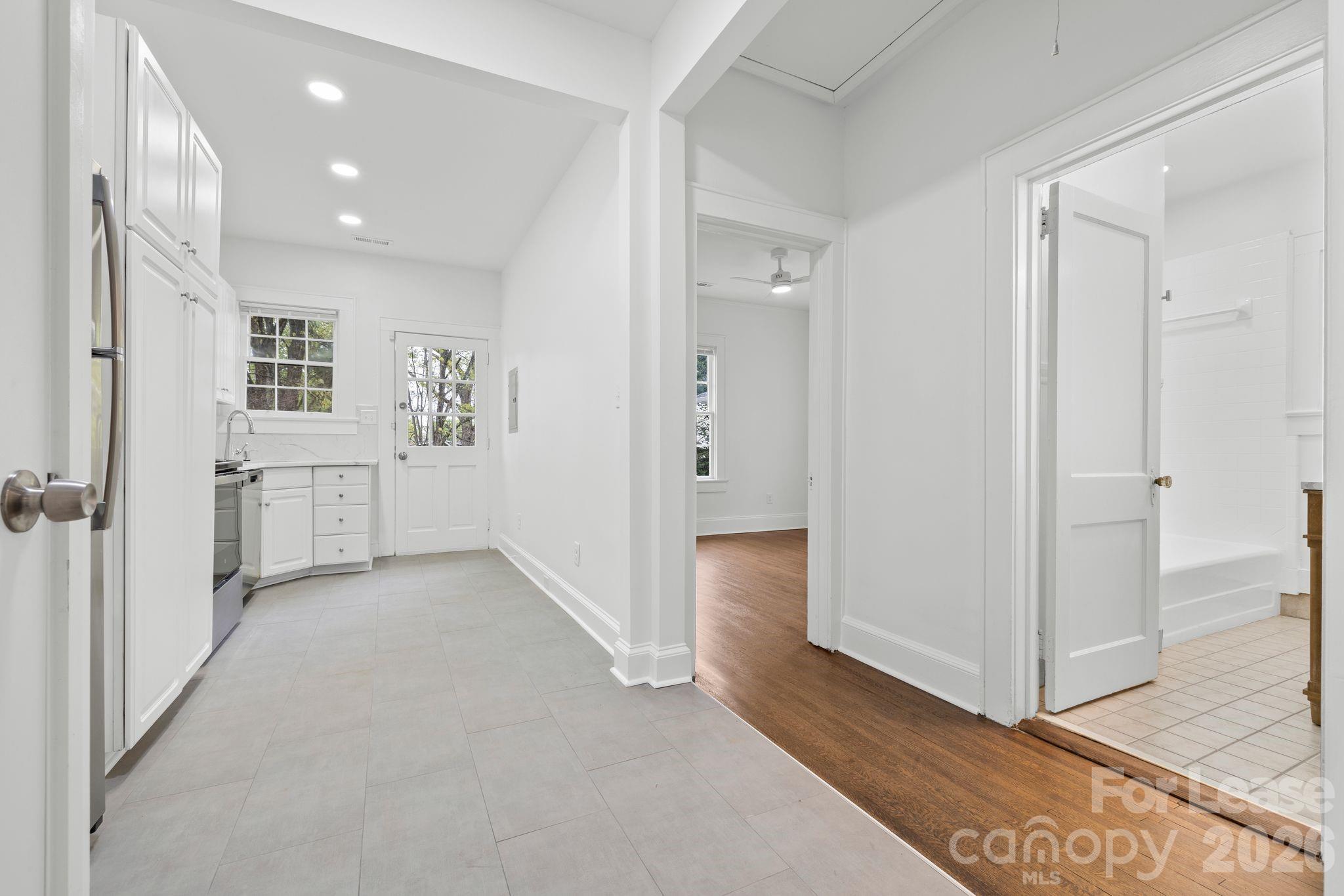 2112 Crescent Avenue 4 Property Photo 14