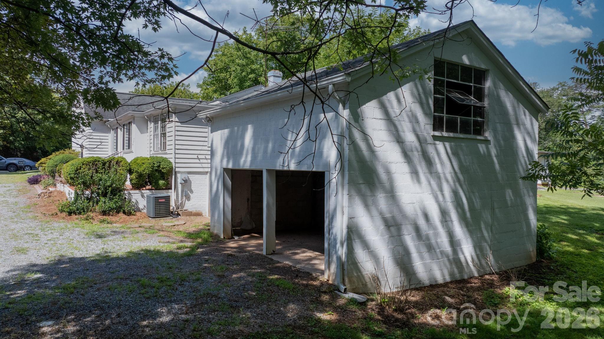 608 1st Street Property Photo 7