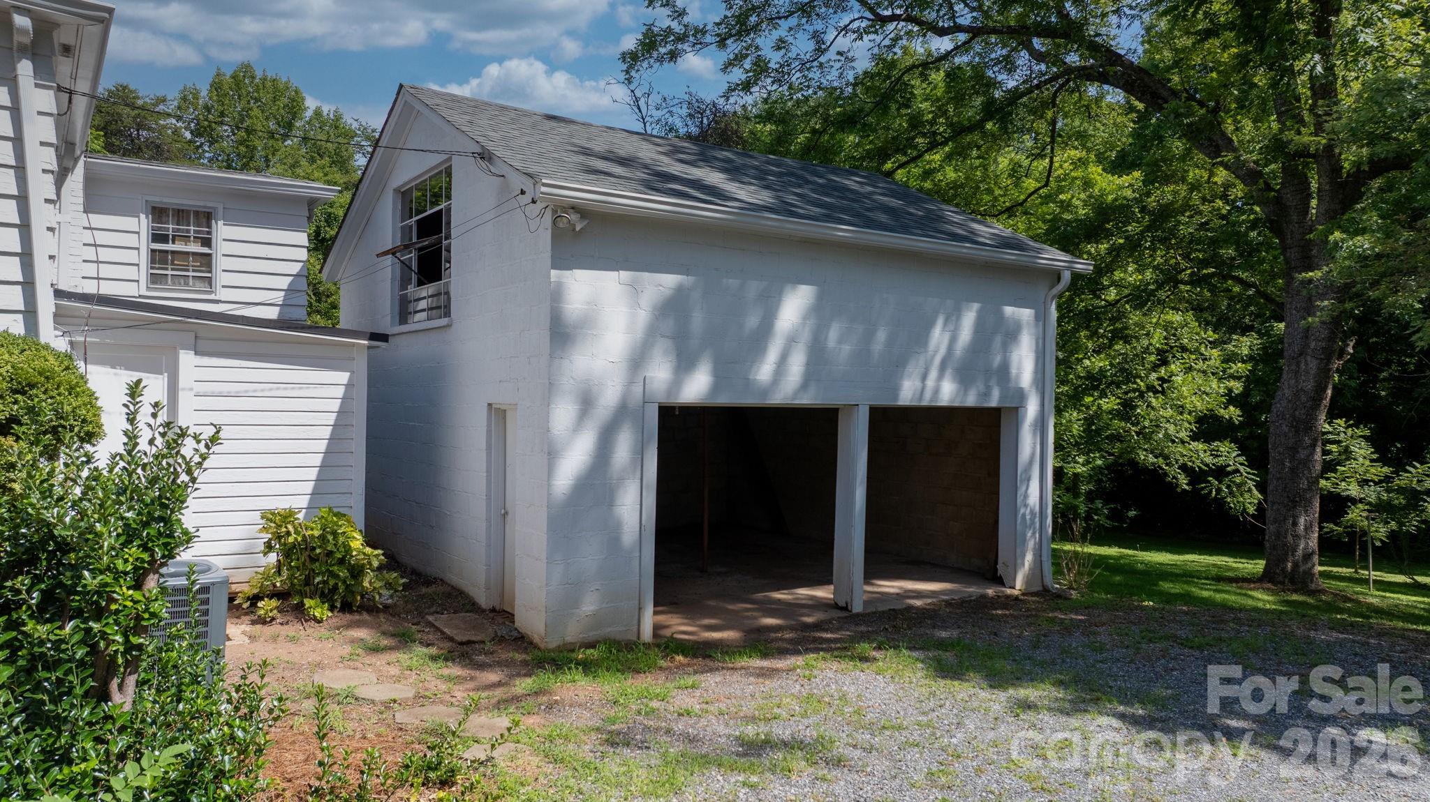 608 1st Street Property Photo 8
