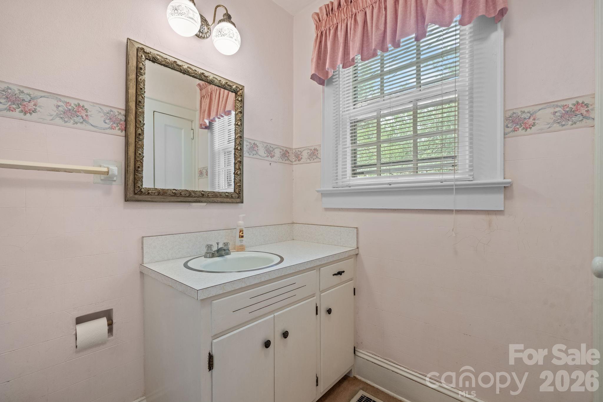 608 1st Street Property Photo 33