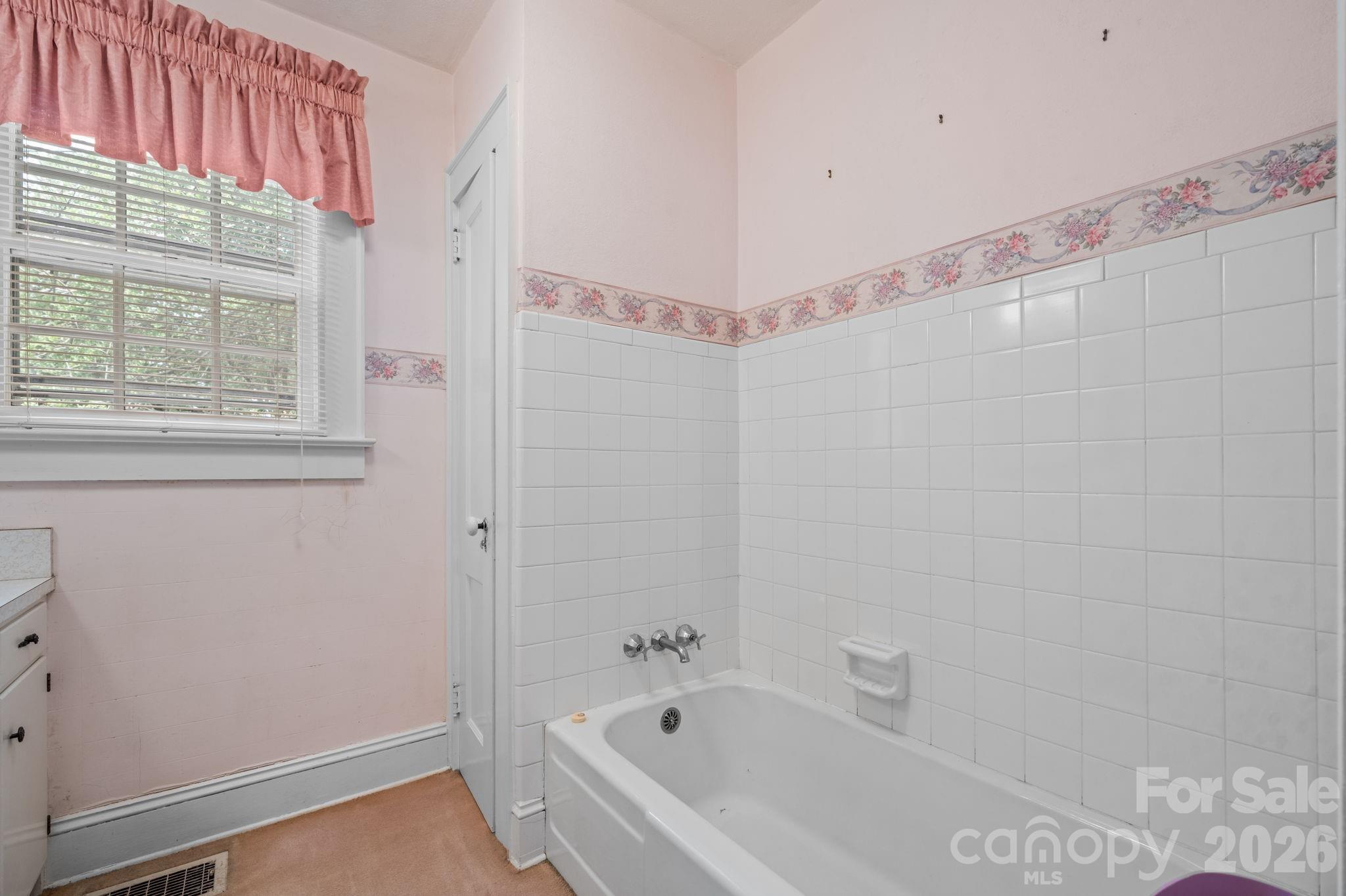 608 1st Street Property Photo 34