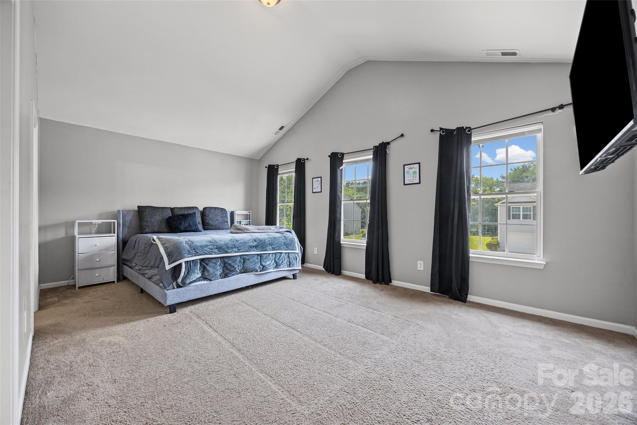 512 Gentle Breeze Lane Property Photo 4