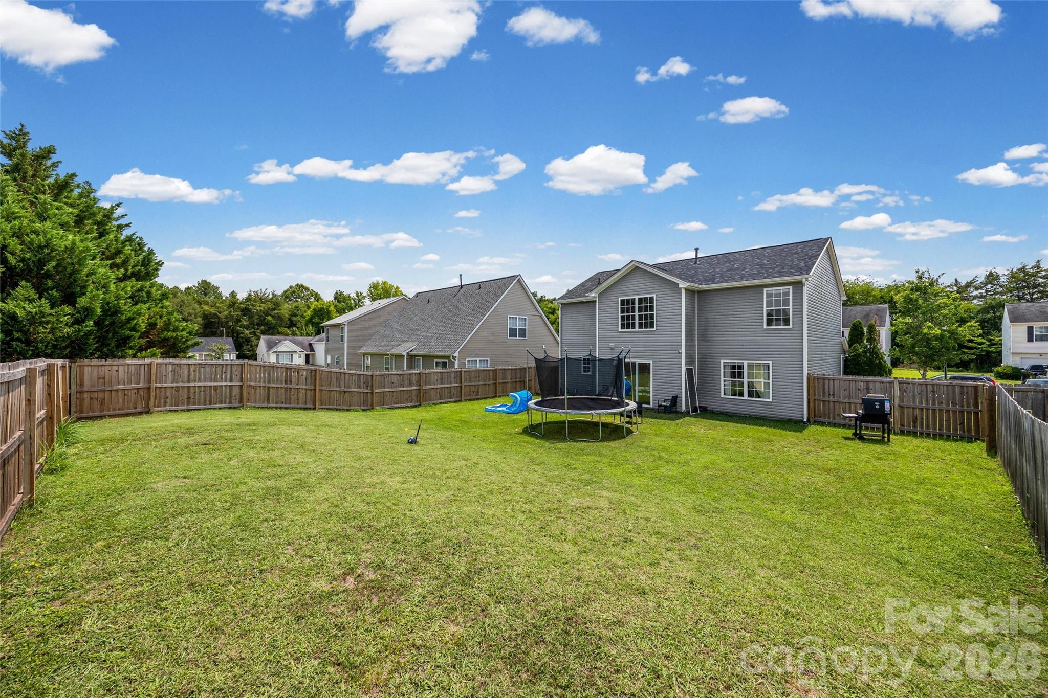 512 Gentle Breeze Lane Property Photo 5