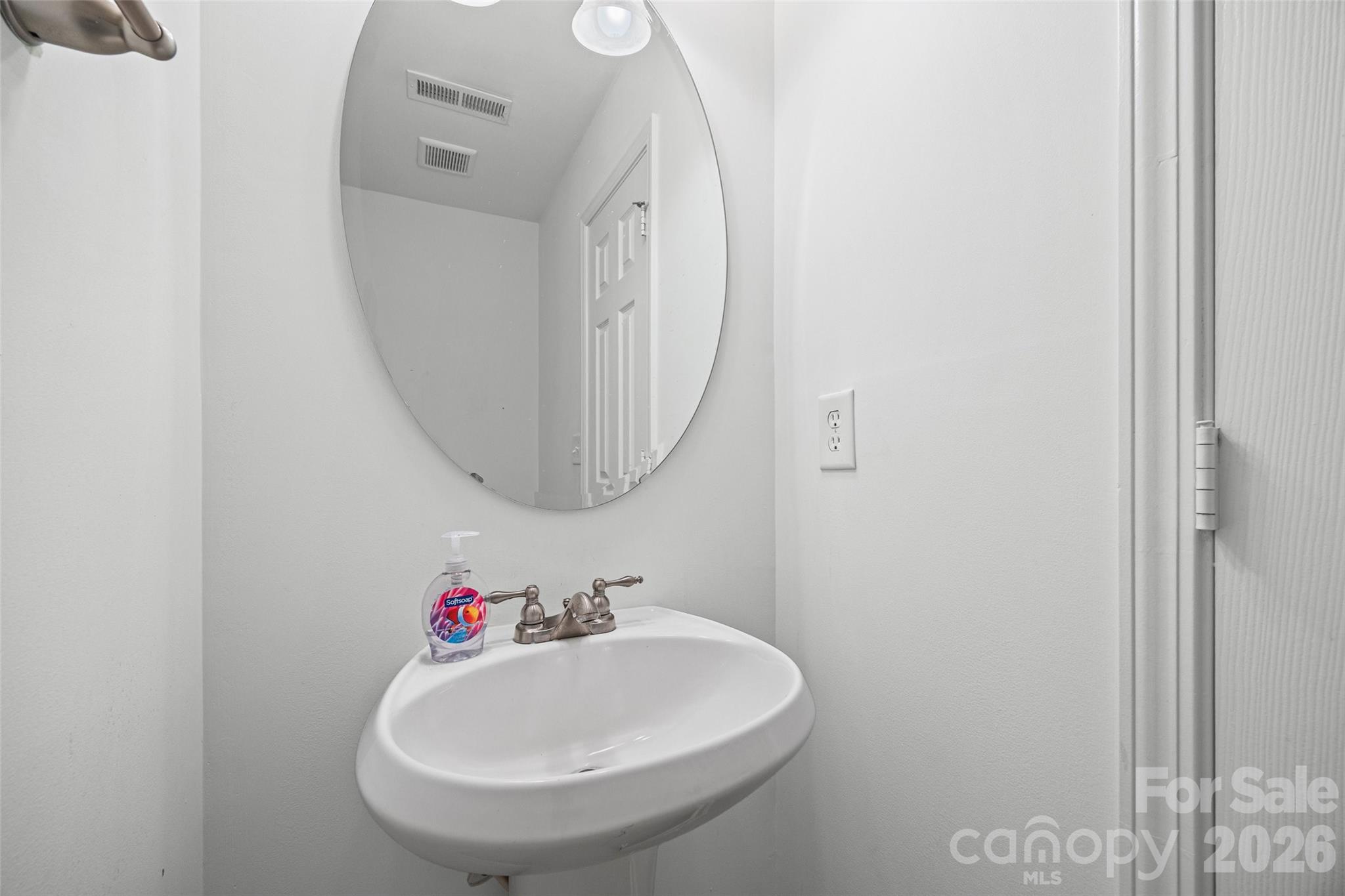 512 Gentle Breeze Lane Property Photo 15