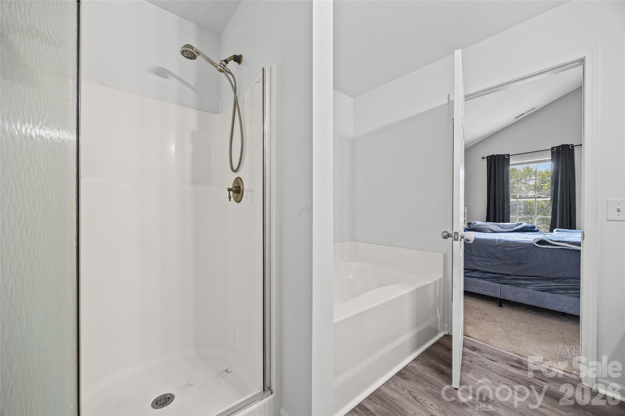 512 Gentle Breeze Lane Property Photo 21