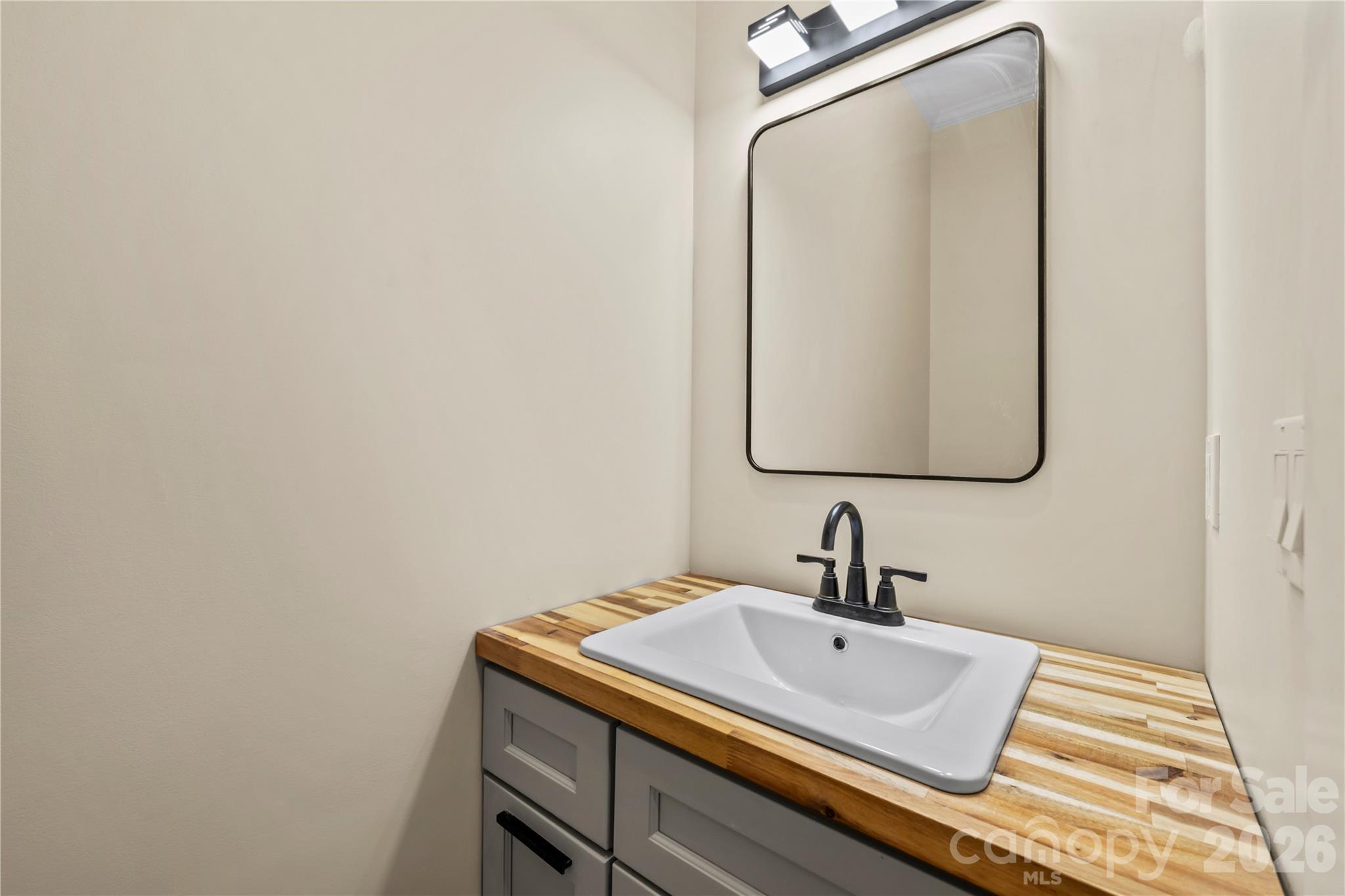 210 Hickory Tree Lane Property Photo 7