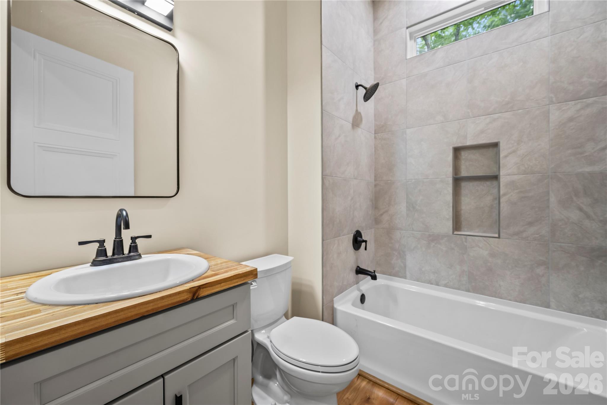 210 Hickory Tree Lane Property Photo 20