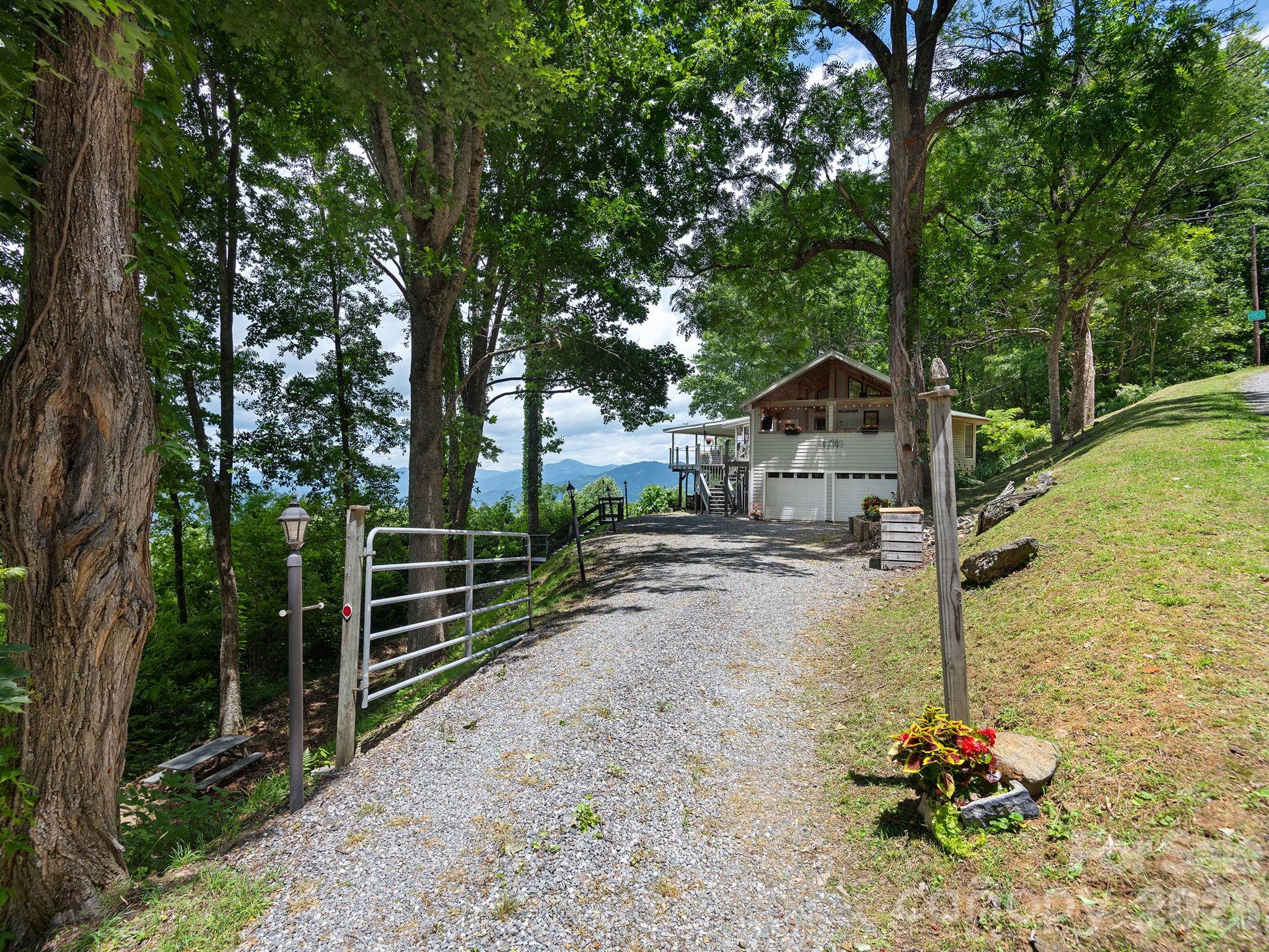 153 Windalier Lane Property Photo 8