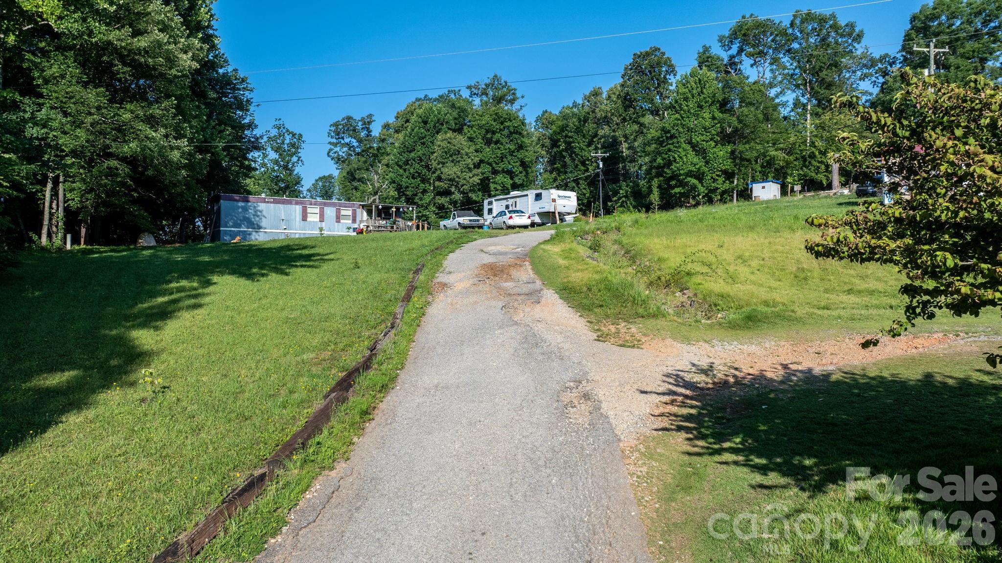 14 Calhoun Drive Property Photo 5