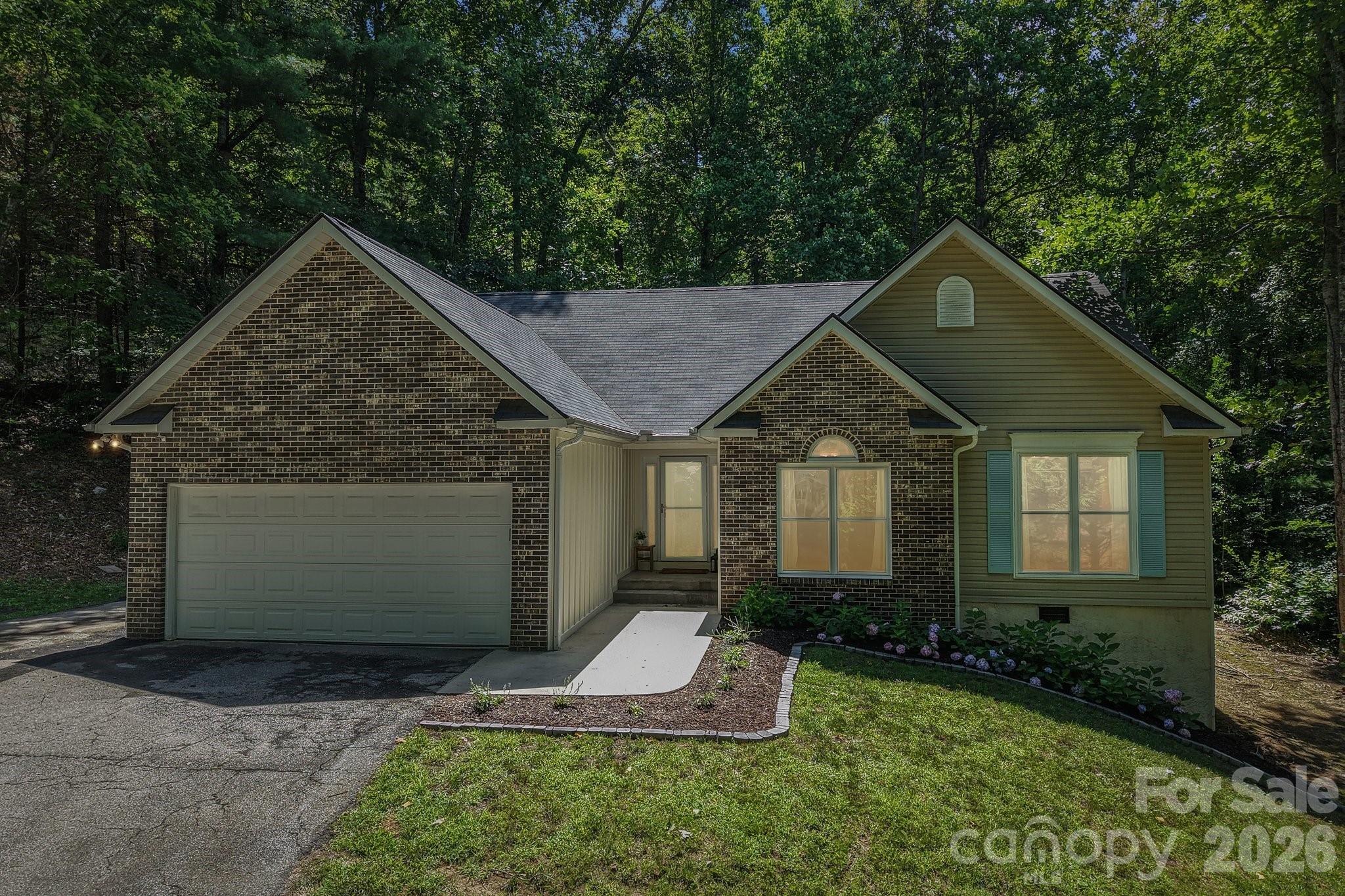 401 Heather Marie Drive Property Photo 1