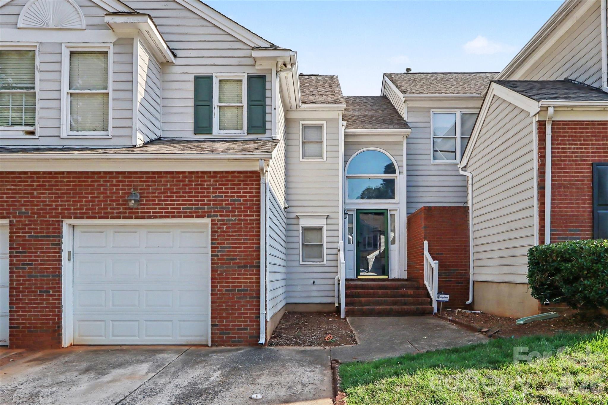 8606 Fox Chase Lane Property Photo 1