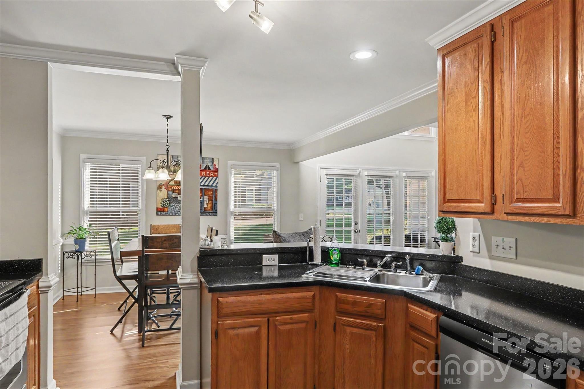 8606 Fox Chase Lane Property Photo 3