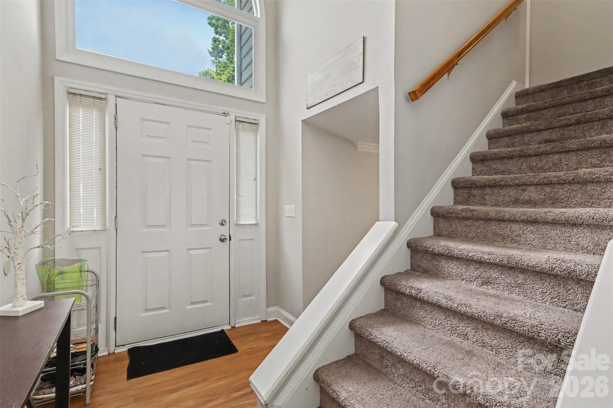 8606 Fox Chase Lane Property Photo 6