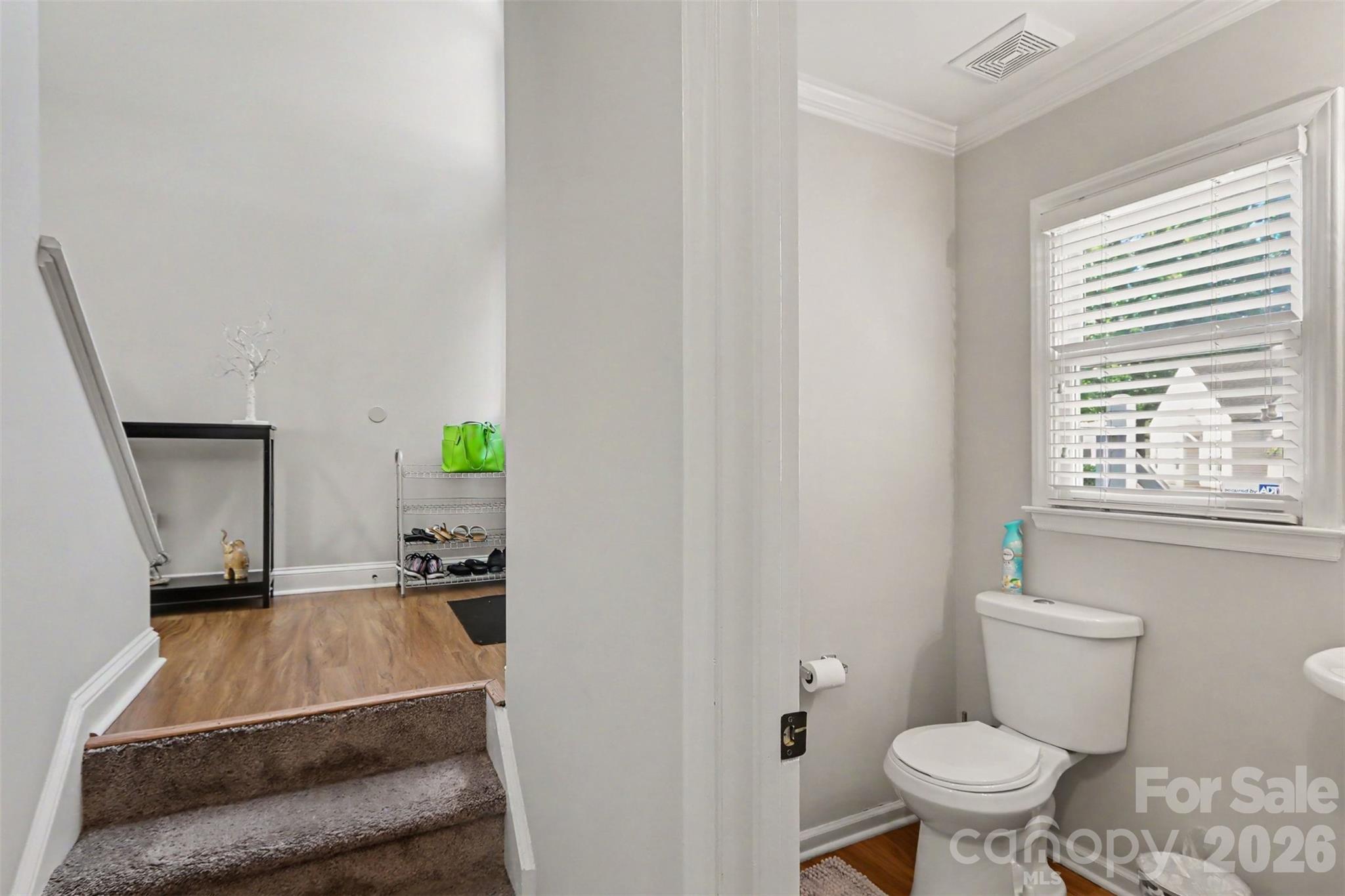 8606 Fox Chase Lane Property Photo 11