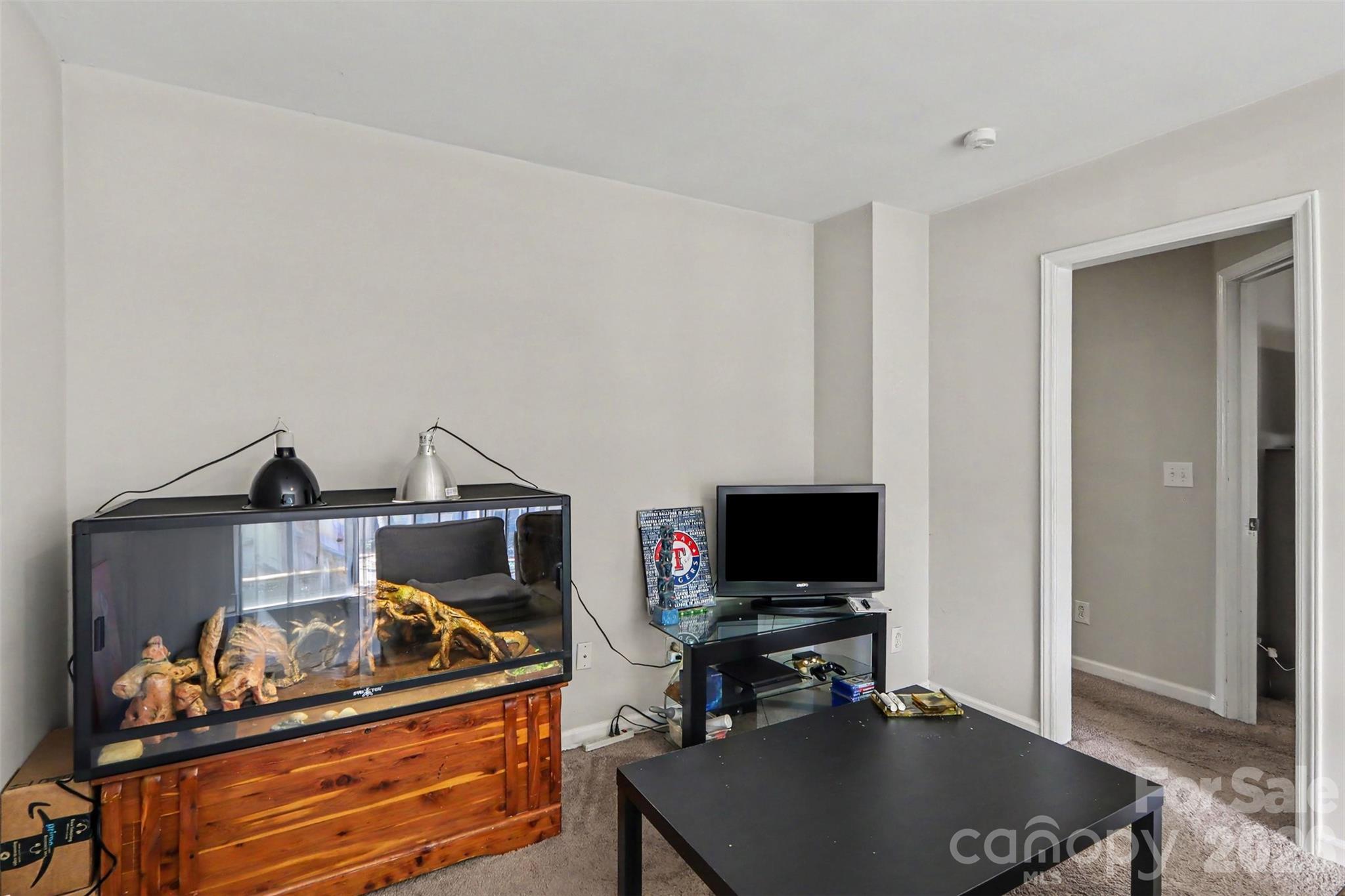 8606 Fox Chase Lane Property Photo 21