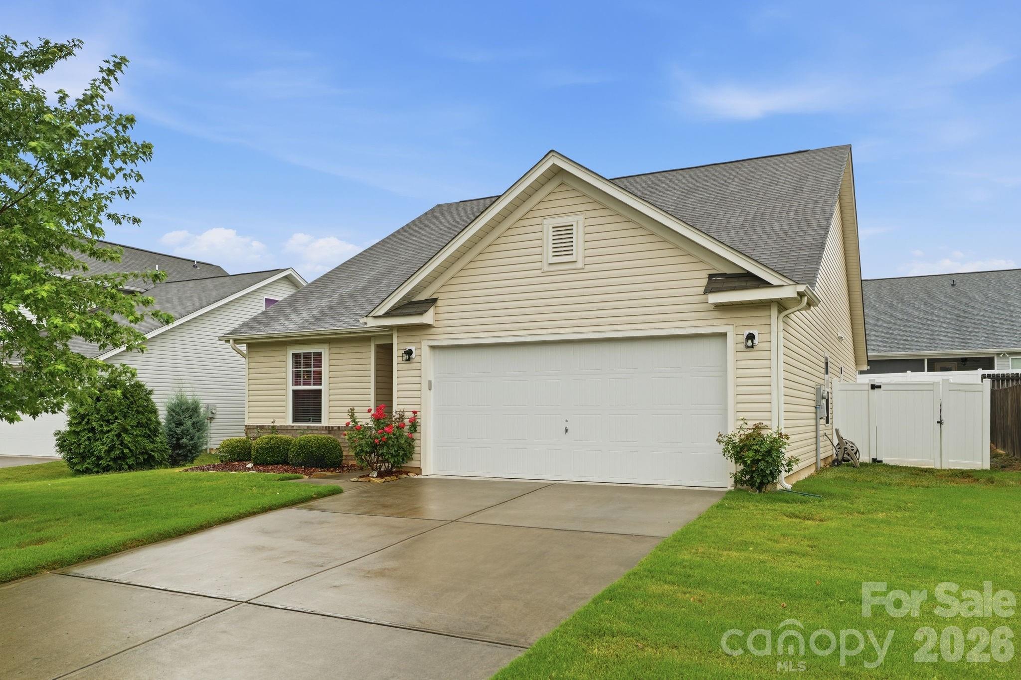 1707 Sawtooth Court Property Photo 2