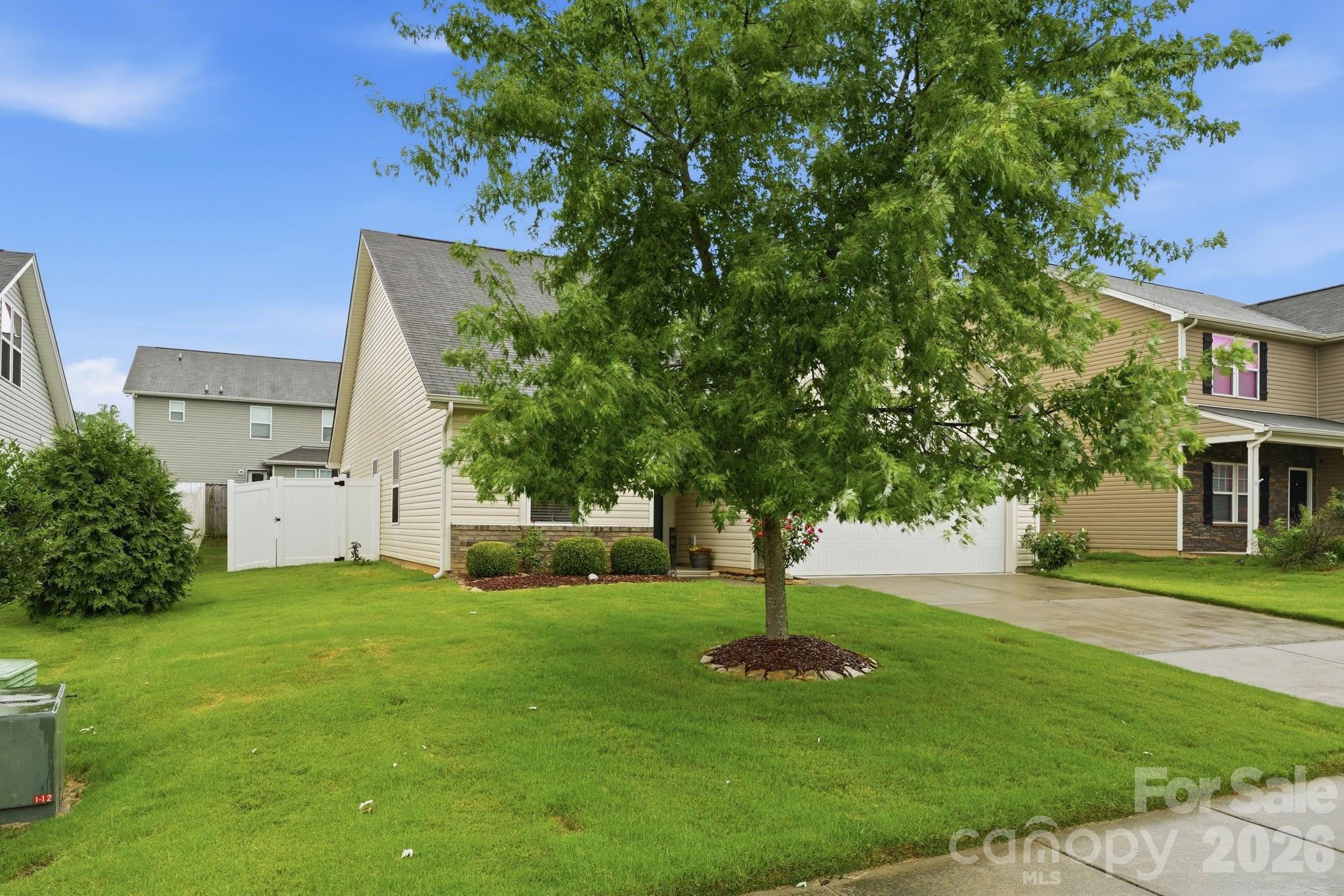 1707 Sawtooth Court Property Photo 3