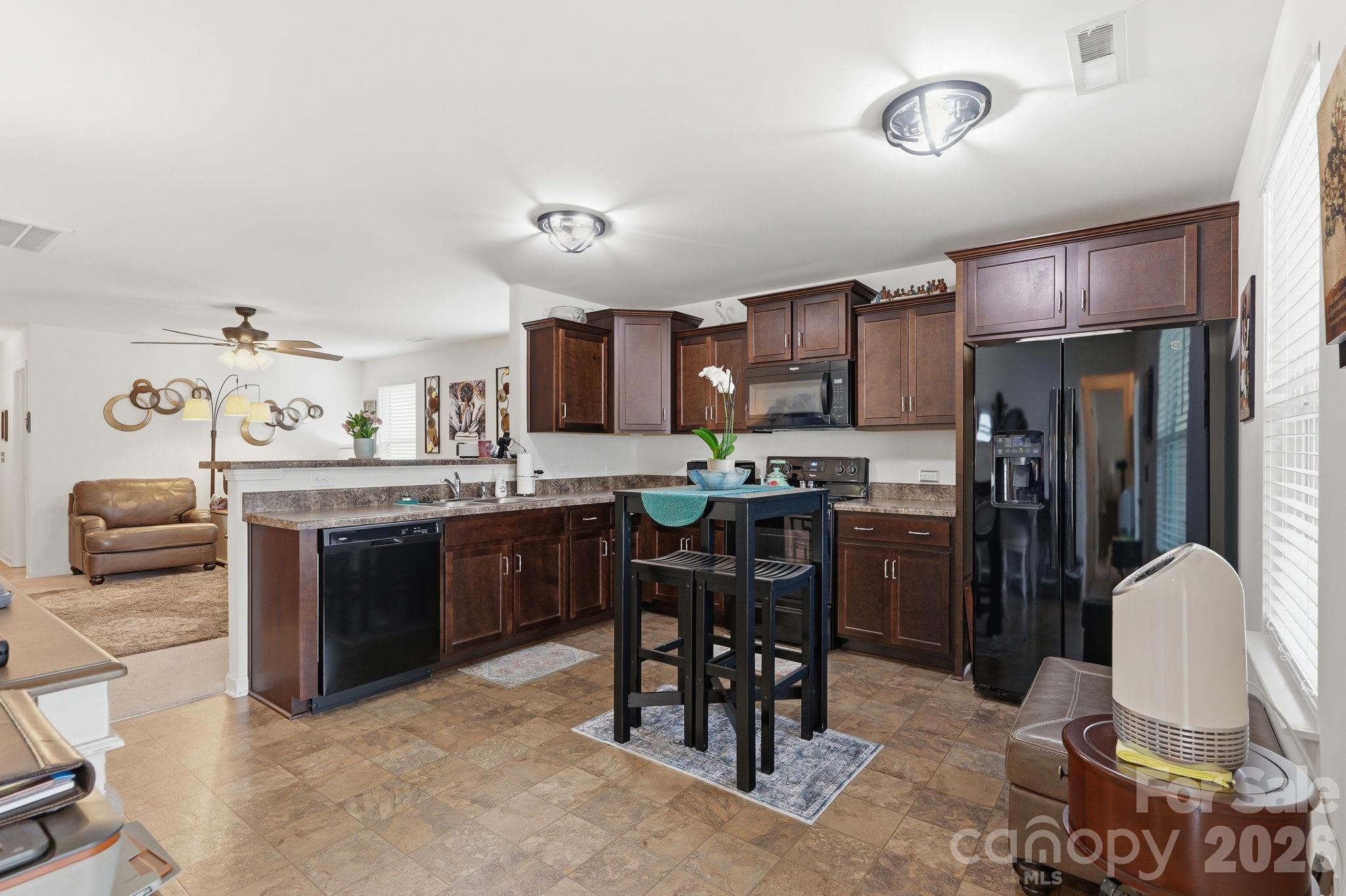 1707 Sawtooth Court Property Photo 9