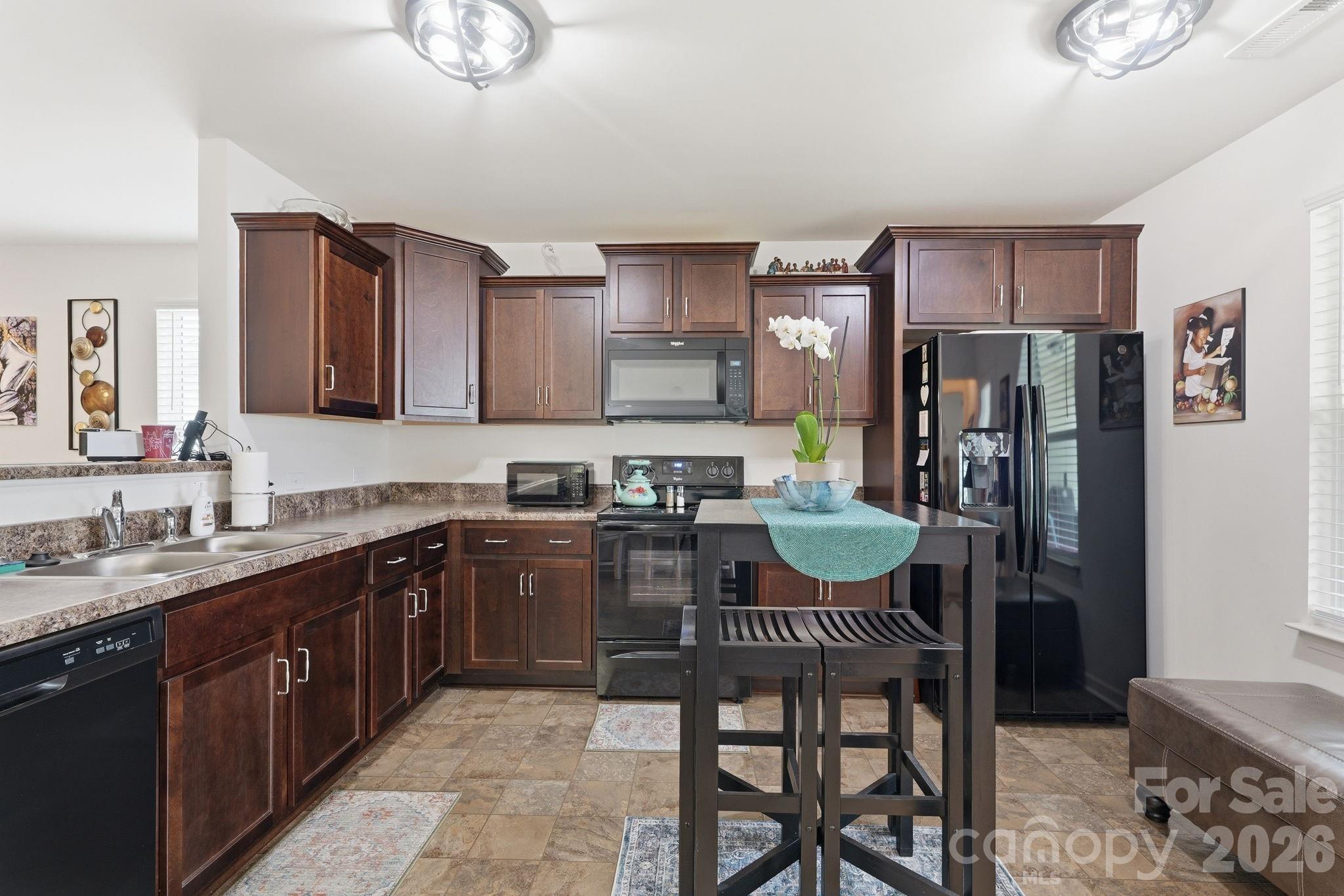 1707 Sawtooth Court Property Photo 10