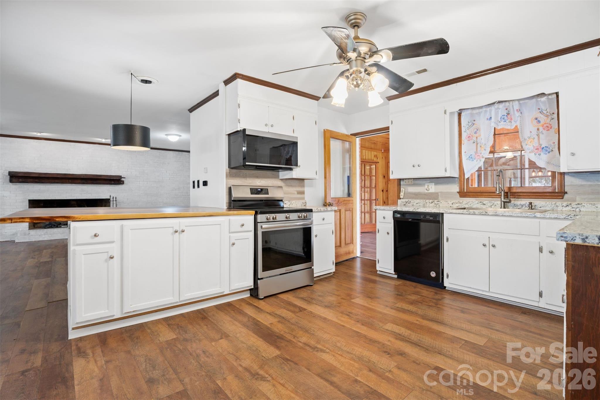 218 S Plantation Road Property Photo 8