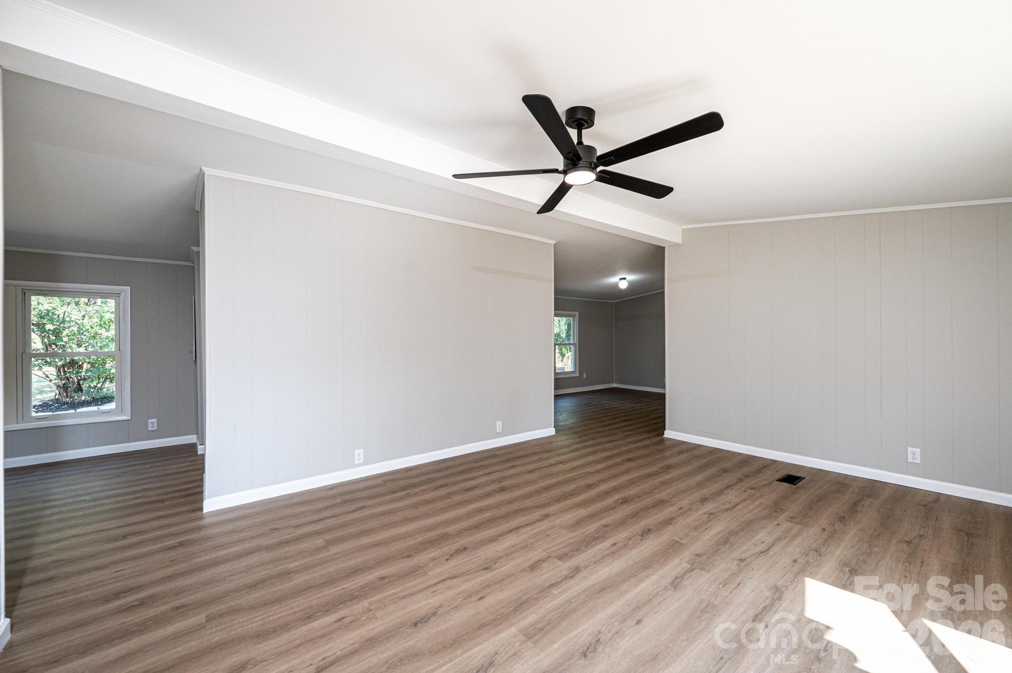 1143 Cheyenne Oaks Drive Property Photo 6