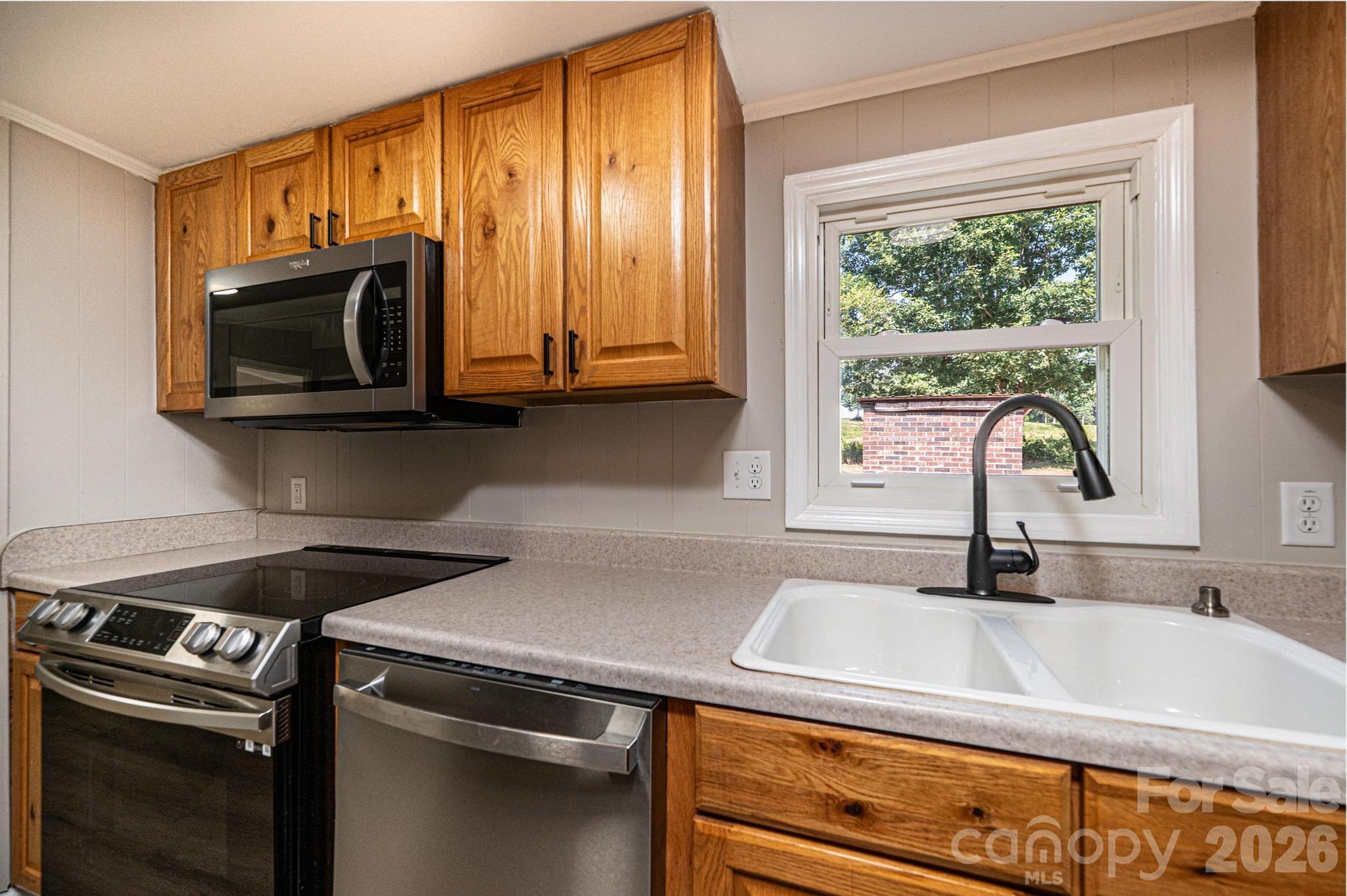 1143 Cheyenne Oaks Drive Property Photo 10