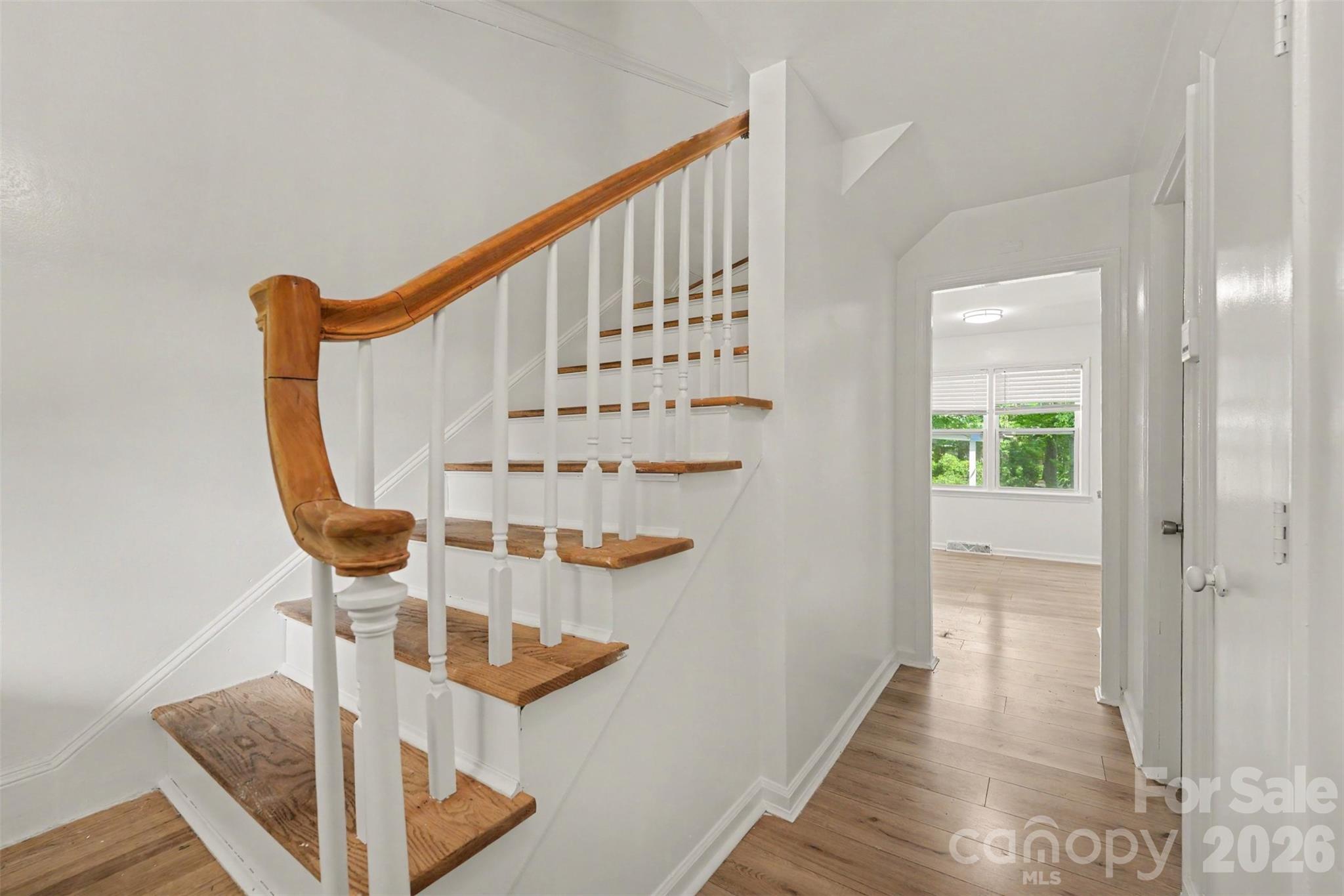 5901 Idlebrook Drive Property Photo 4