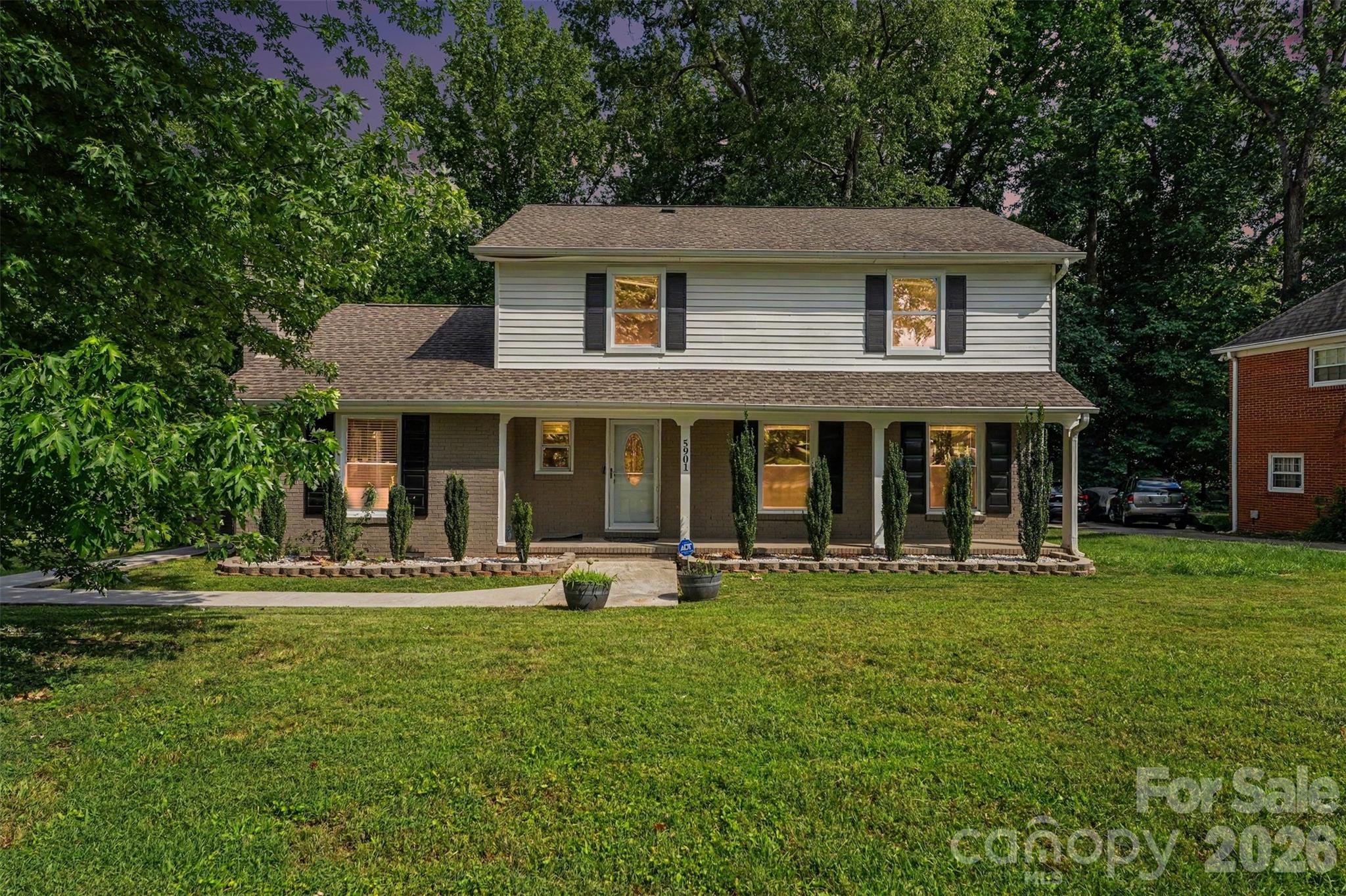 5901 Idlebrook Drive Property Photo 9