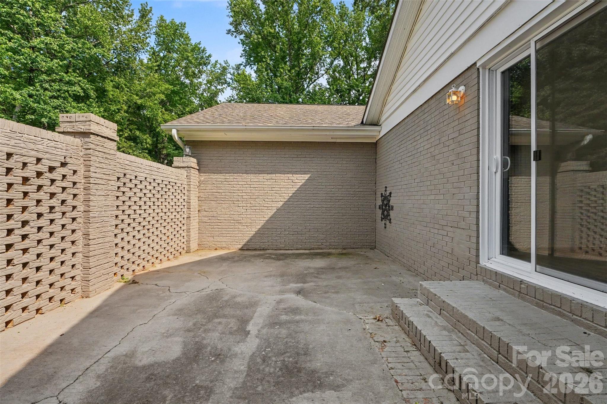5901 Idlebrook Drive Property Photo 11