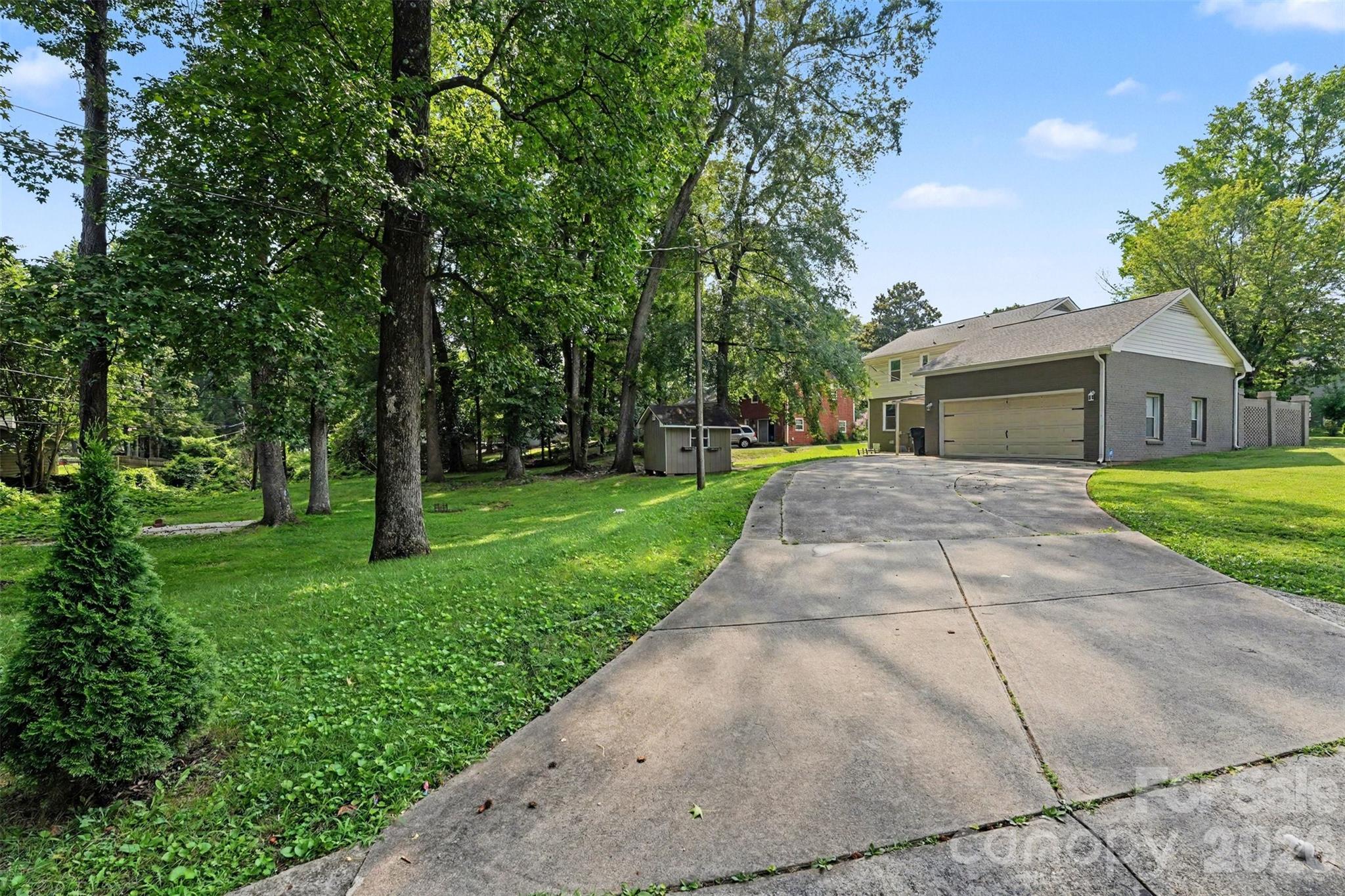 5901 Idlebrook Drive Property Photo 16