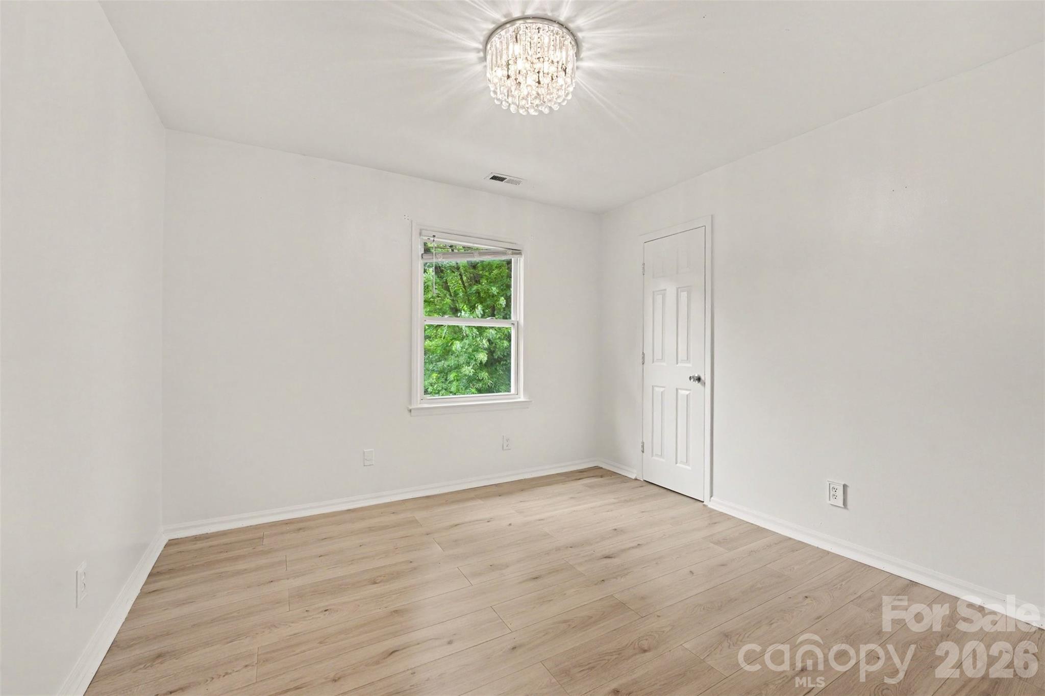 5901 Idlebrook Drive Property Photo 18