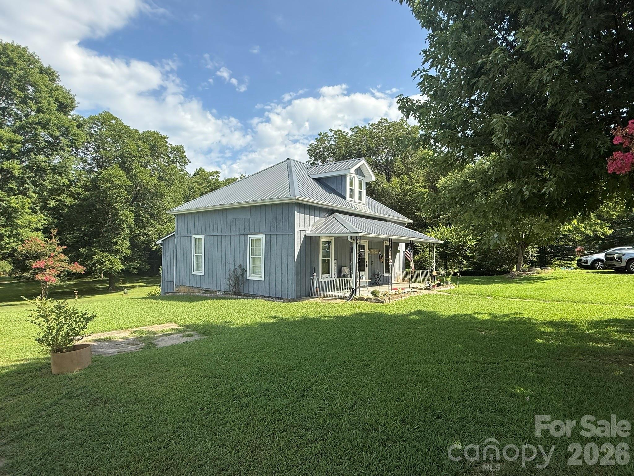 304 Main Avenue Property Photo 1